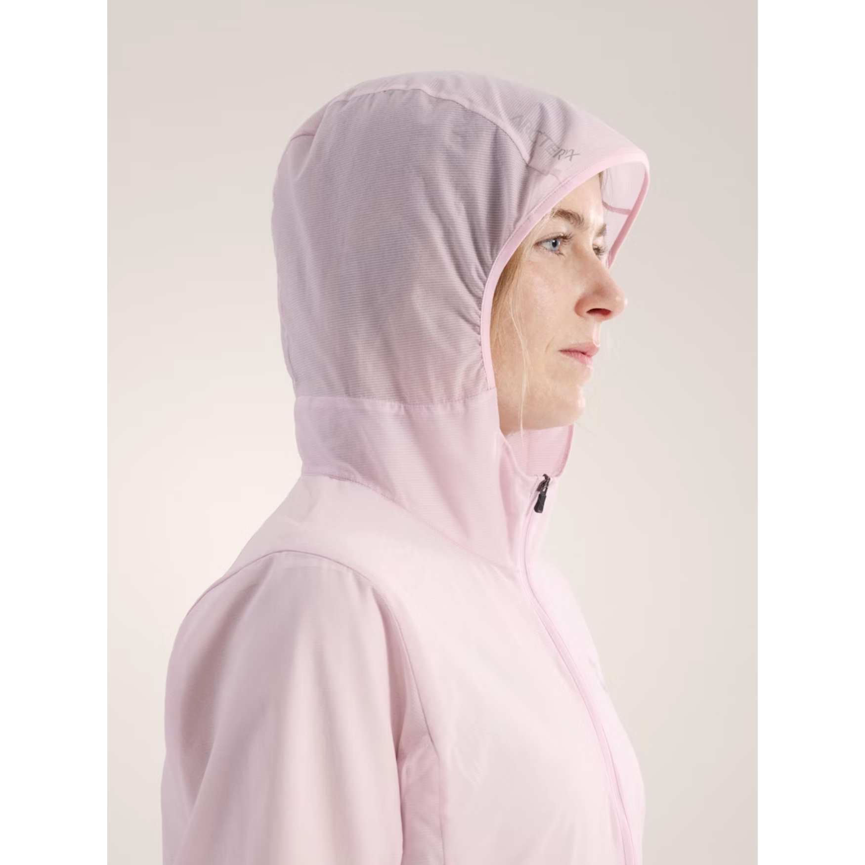 Arc'teryx Women's Incendo Airshell Hoody - Lightweight Running Jacket with Breathable Wind Protection - Perfect for Trail Running & Outdoor Activities