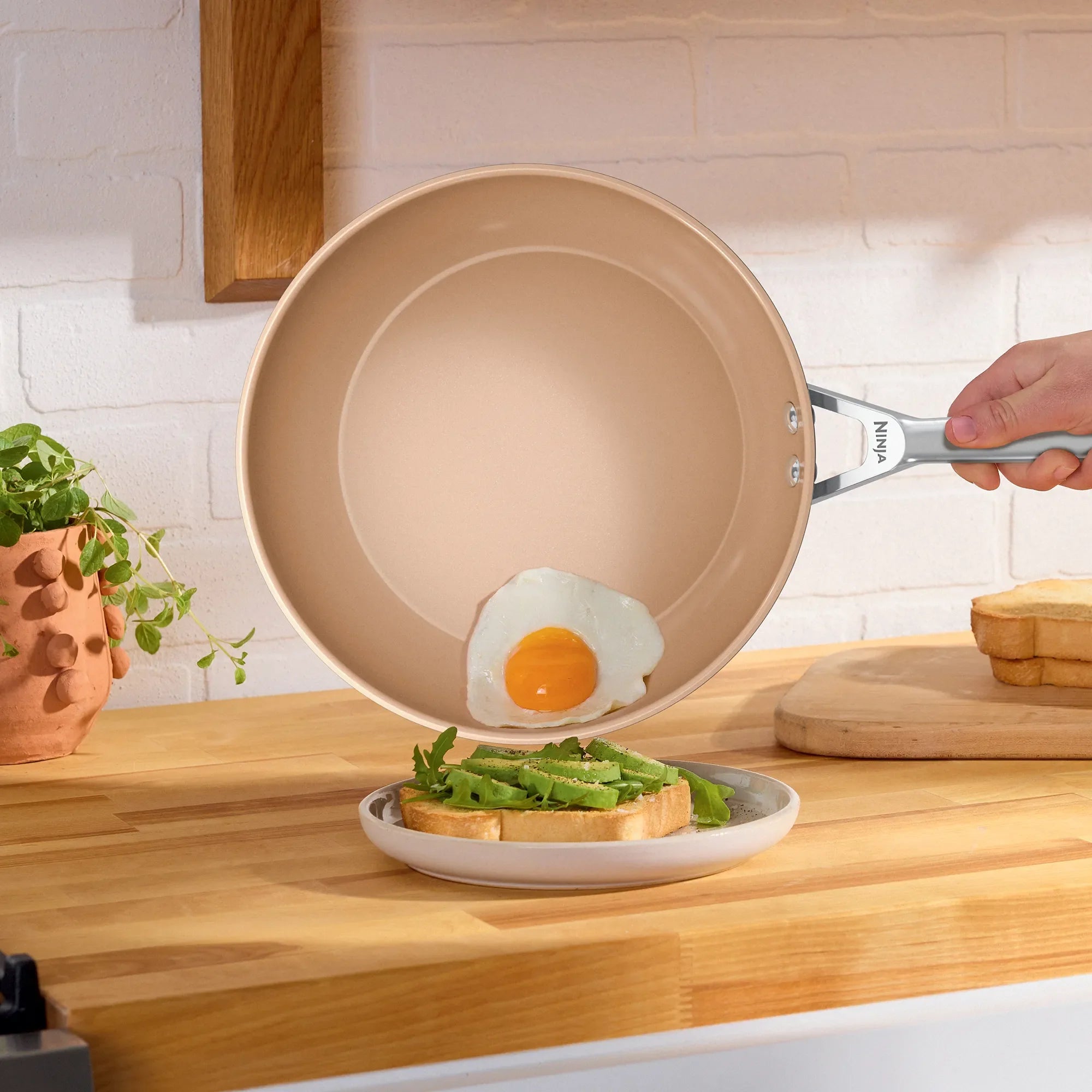 Premium Ceramic Nonstick 6-Piece Cookware Set by Ninja – Extended Life, Healthy Cooking for Everyday Meals & Family Dinners