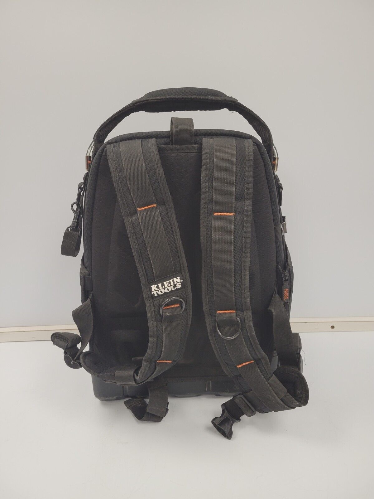 Klein Tools Professional Tool Bag - Heavy Duty Durable Construction for Electricians & Contractors - Perfect for Organizing Tools On Job Sites & Workshops