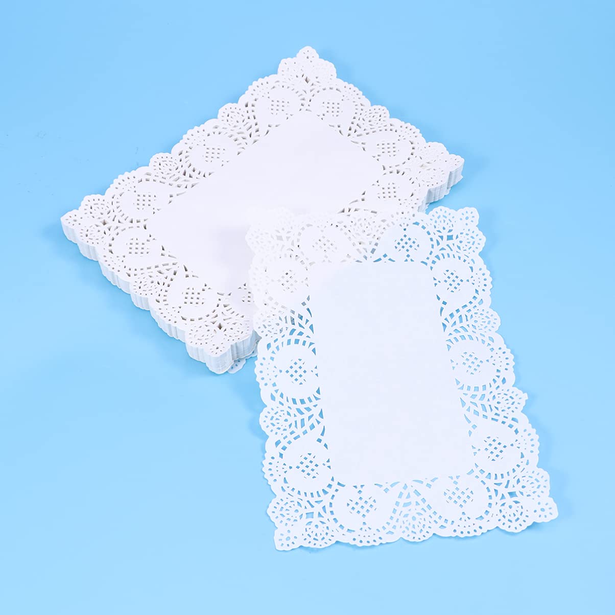 HEALLILY 140pcs Cake Doilies - Round Lace Paper Liners for Cupcakes, Desserts & Party Decorations - Perfect for Birthday Cakes, Wedding Treats and Tea Time Pastries