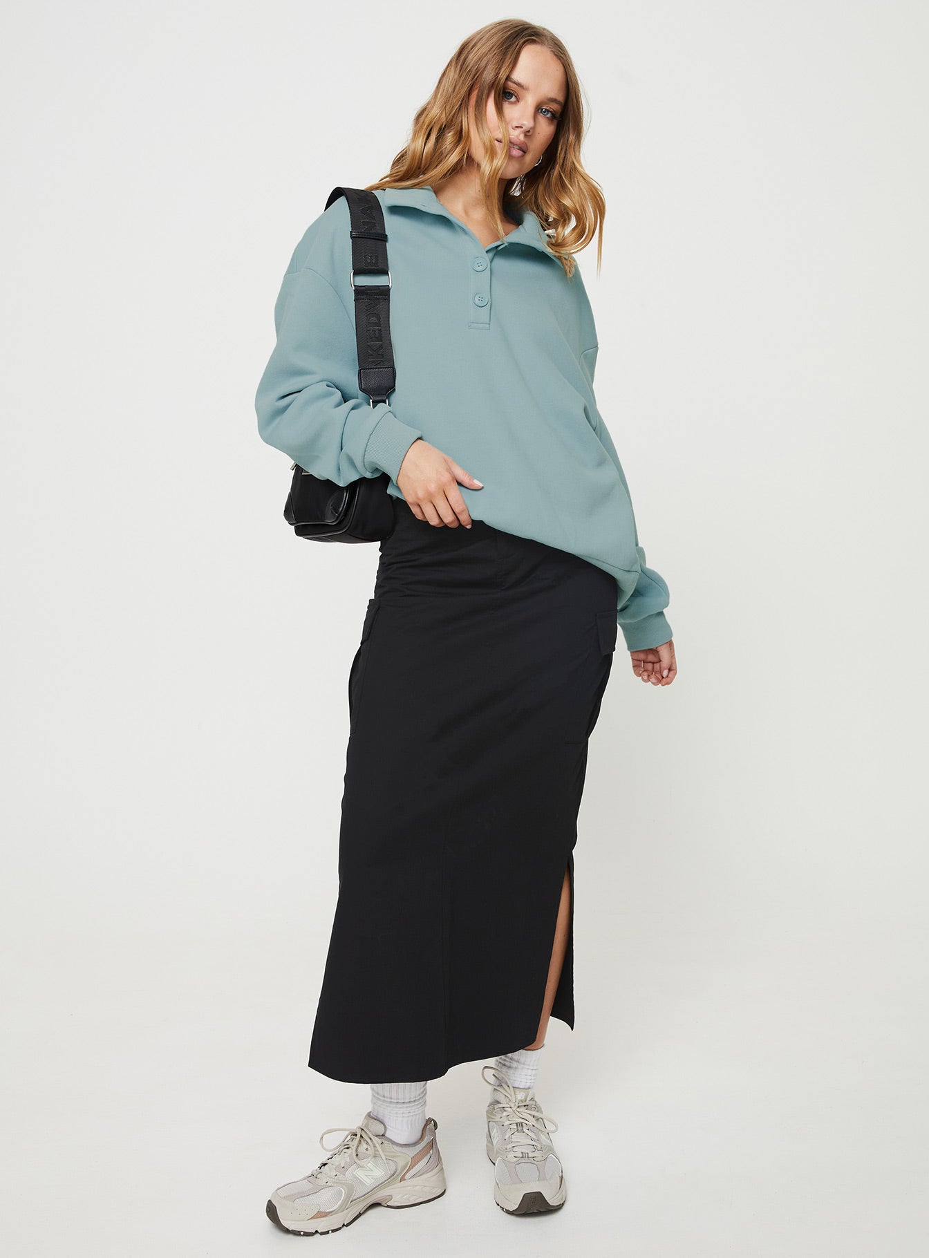 Alker Blue Sweater for Men & Women | Soft & Comfortable Knit Pullover | Perfect for Fall & Winter Outfits