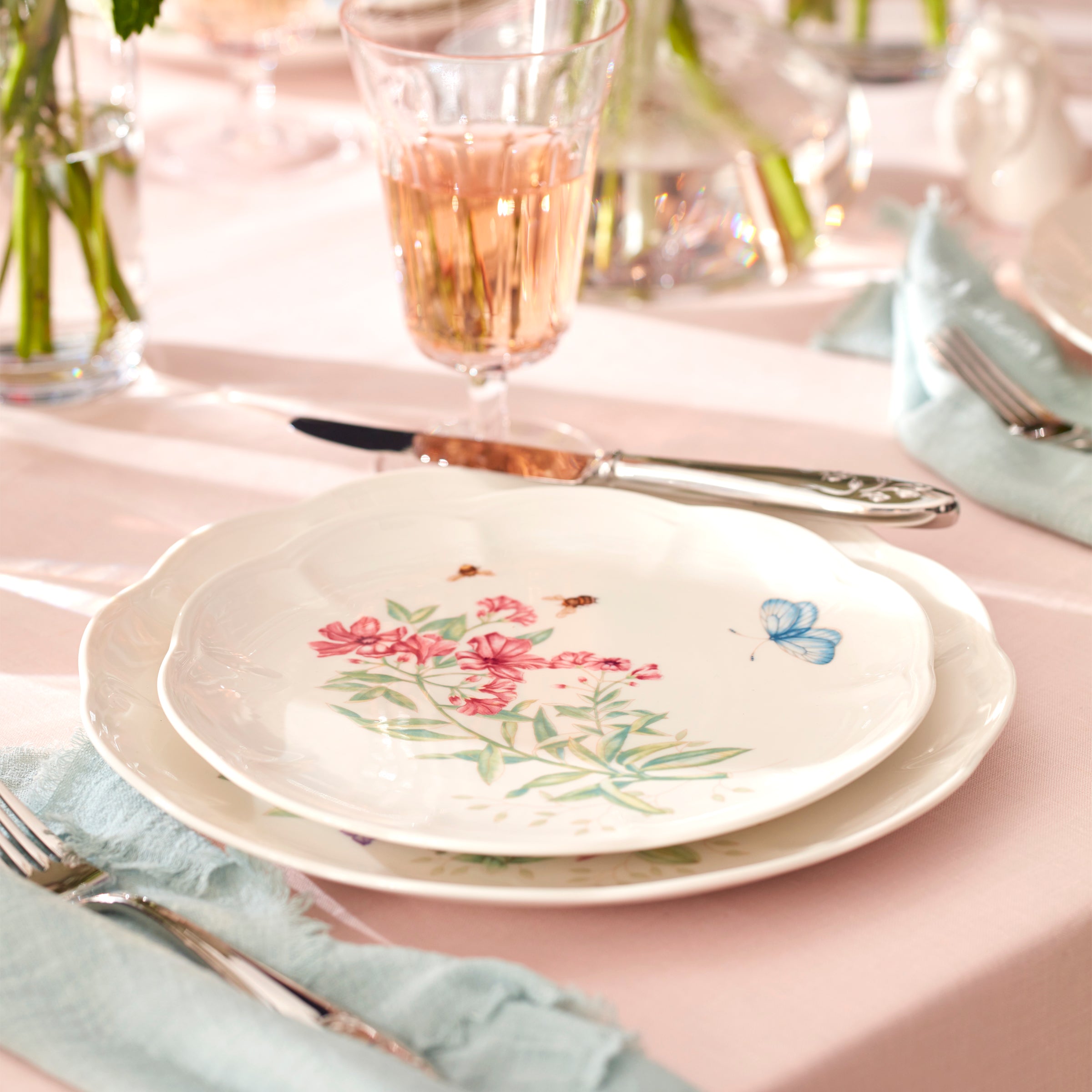 Butterfly Meadow 18-Piece Dinnerware Set - Porcelain Plates, Bowls & Cups - Elegant Floral Design for Dining, Parties & Home Decor