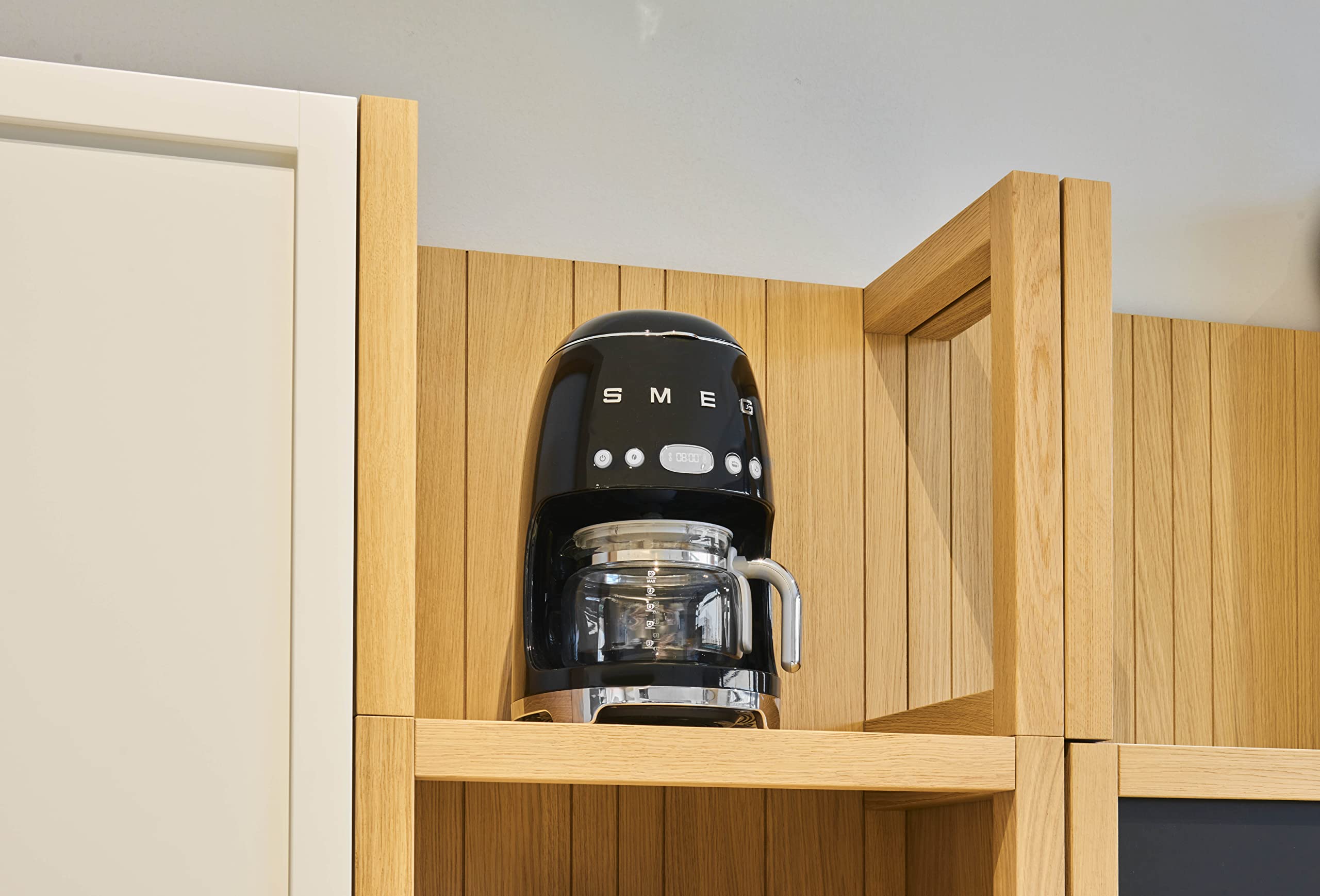 Smeg 50's Retro Style Drip Coffee Maker - 10 Cup Glass Carafe with Auto Start, Keep Warm Plate & Adjustable Brew Strength - Vintage Black Coffee Machine for Home, Office & Restaurant Use