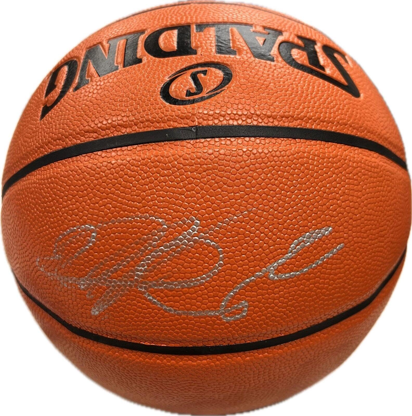 PSA/DNA Certified De'Aaron Fox Autographed Basketball - Sacramento Kings Signed Memorabilia - Perfect for Sports Collectors, Fans & Home Decor