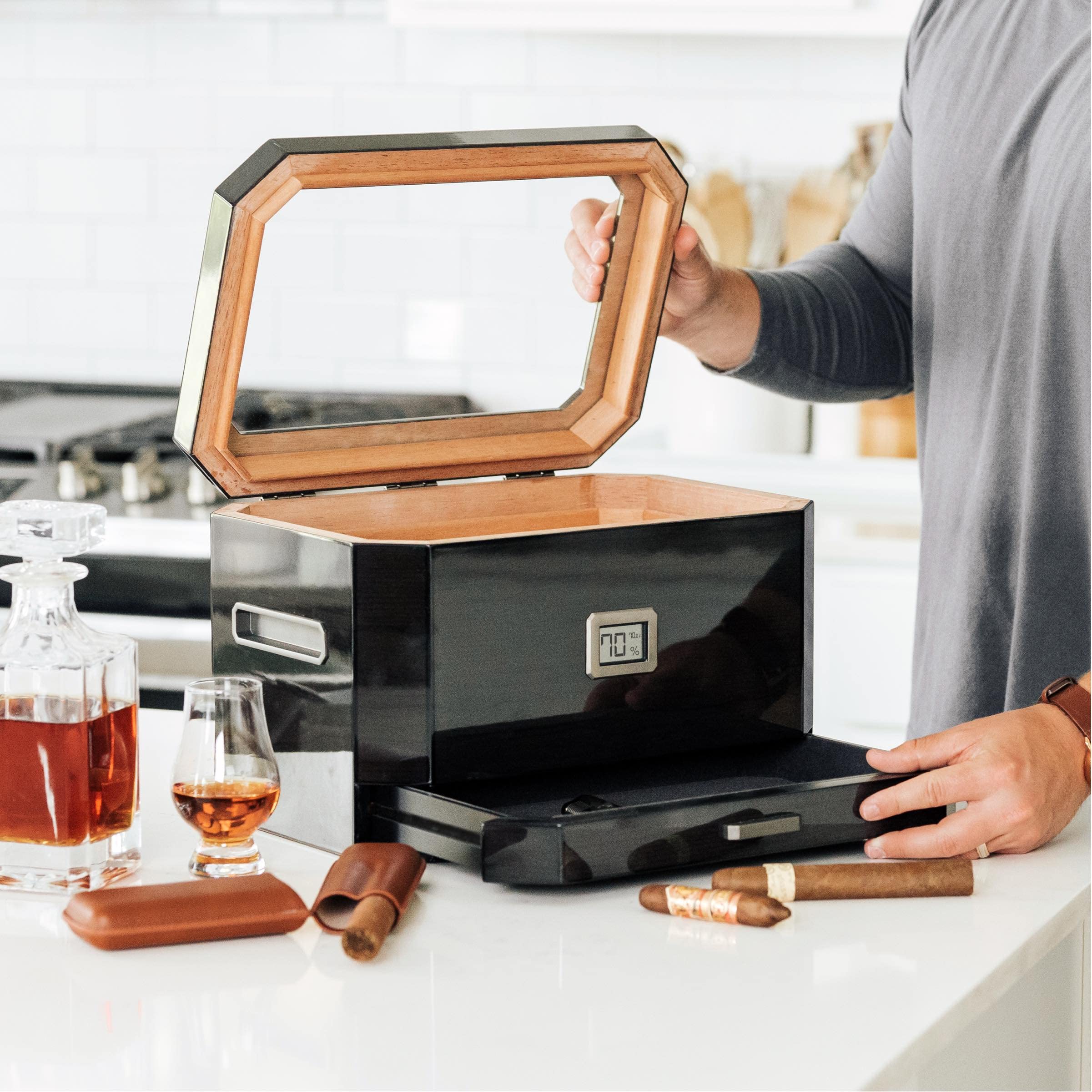 Premium Octodor Humidor with Built-in Cigar Cutter, Ashtray & Travel Case - Luxury Cigar Storage Solution for Home, Office & Travel - Perfect Gift for Cigar Enthusiasts