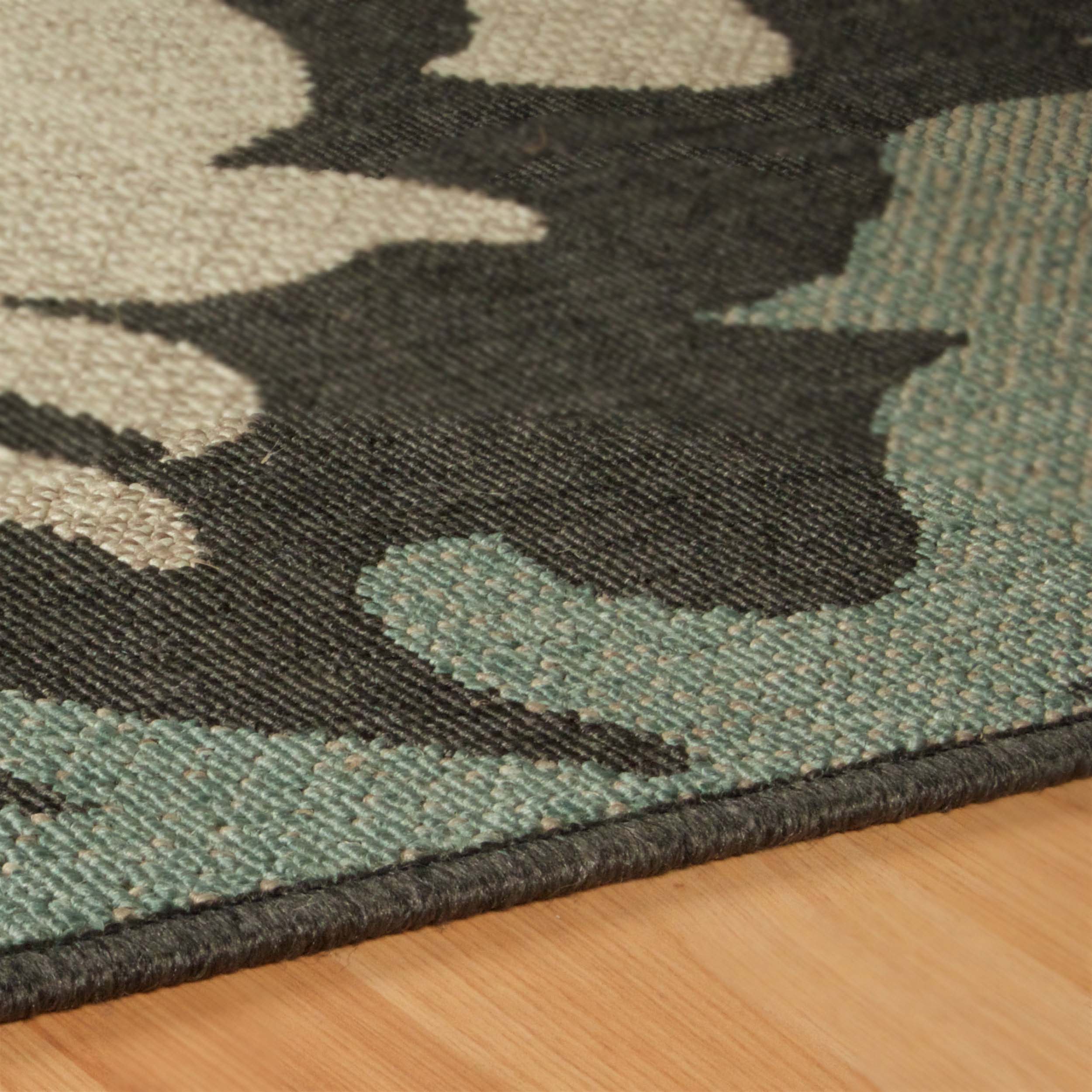 Lowell Traditional Damask Indoor/Outdoor Area Rug - Non-Slip, Water-Resistant - Perfect for Living Room, Patio, Deck & High-Traffic Areas