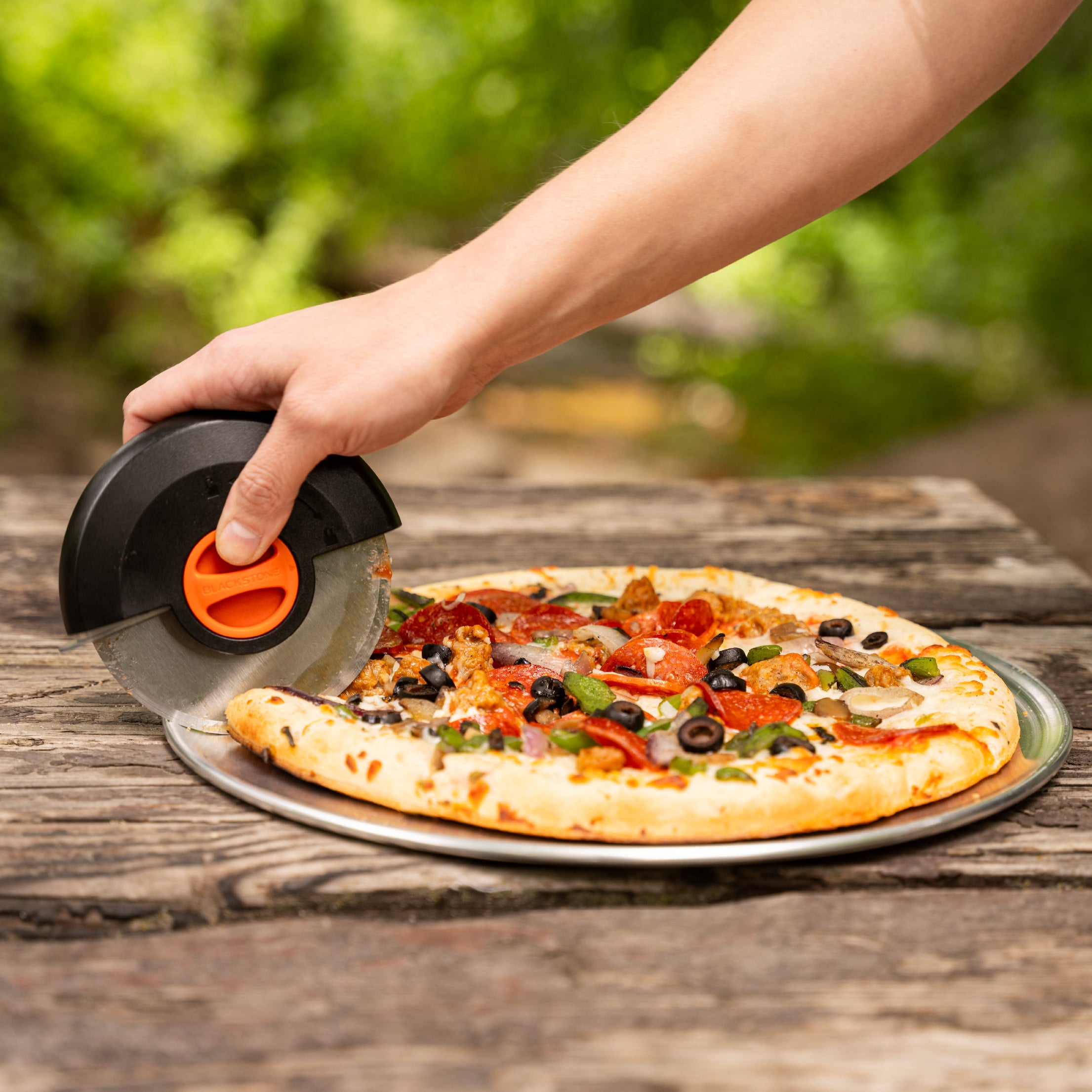 Stainless Steel Pizza Cutter with Ergonomic Handle - Professional Pizza Wheel for Cutting Pies, Dough & Pastries - Perfect for Home Kitchen, Restaurants & Pizza Parties