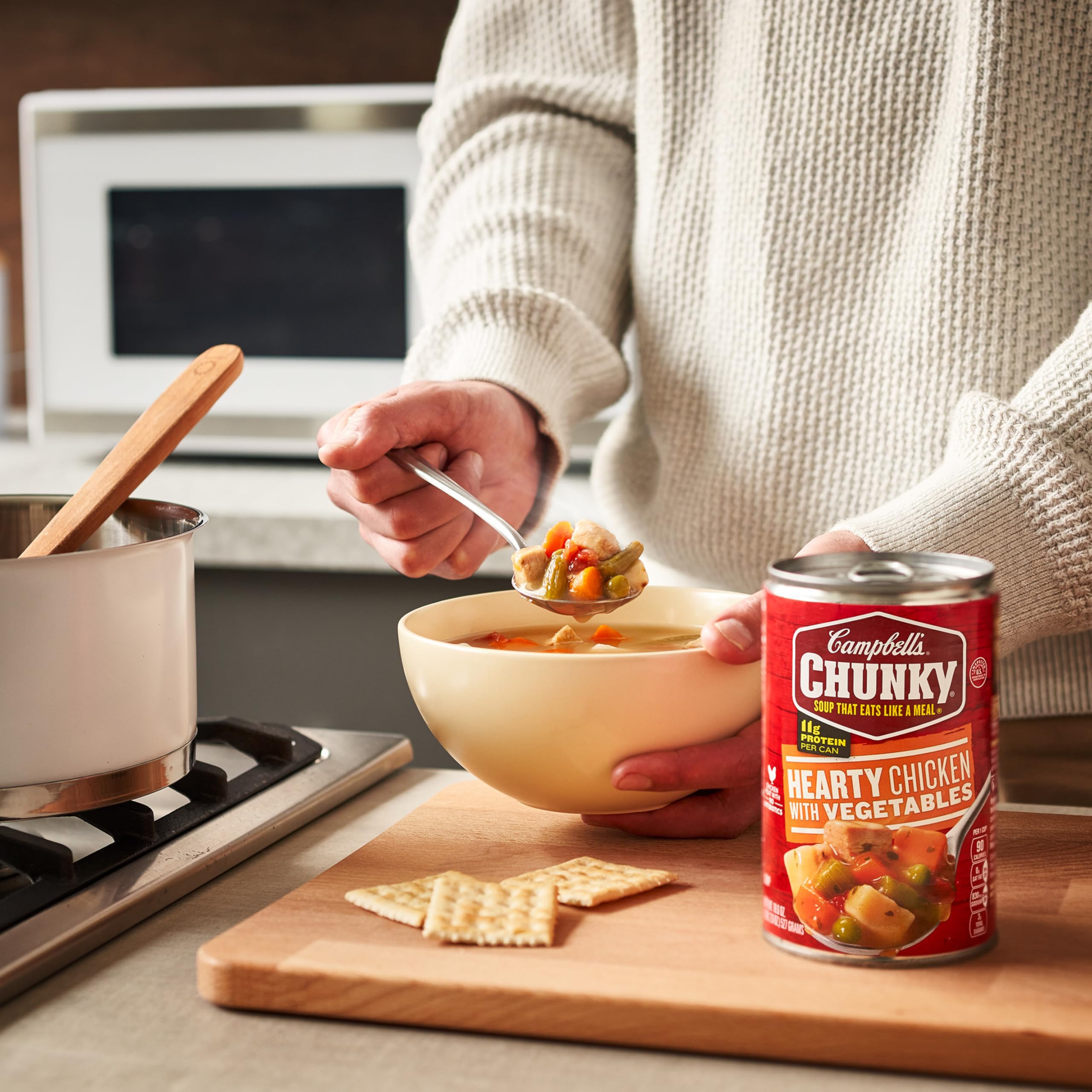 Campbell's Chunky Hearty Chicken & Vegetable Soup - 18.6 oz Cans (12-Pack) | High Protein Meal, Quick Lunch Idea & Emergency Food Supply for Camping, Office & Home Pantry