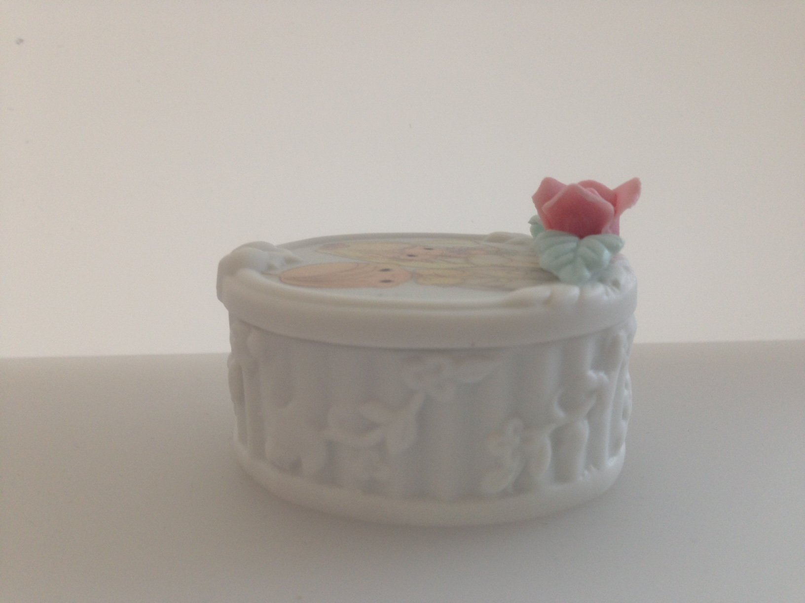 Precious Moments Wedding Ring Box - Perfect for Proposals & Ceremonies