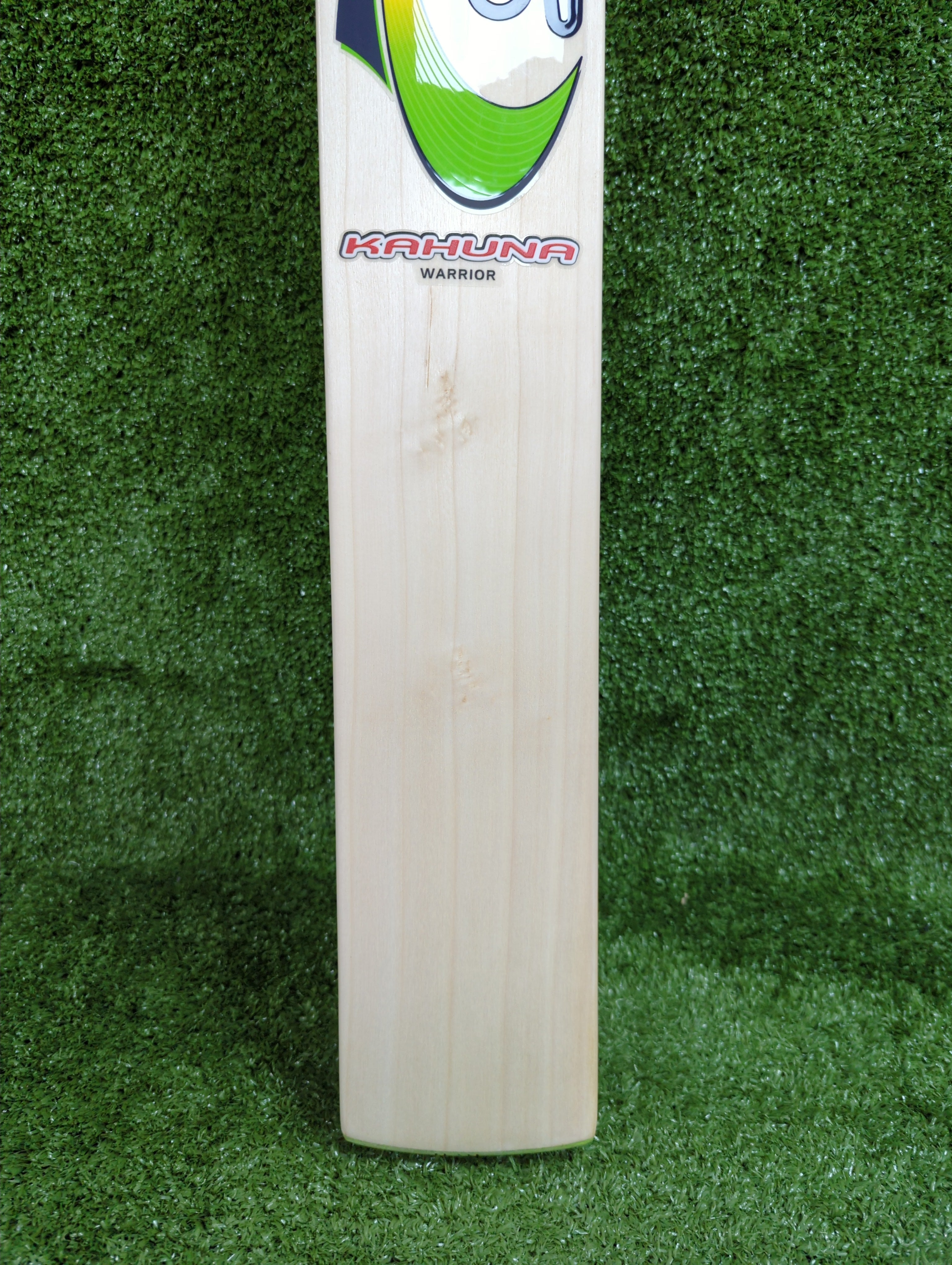 Kookaburra Kahuna Warrior English Willow Cricket Bat - Premium Cricket Equipment for Training & Matches - Perfect for Professional & Amateur Players
