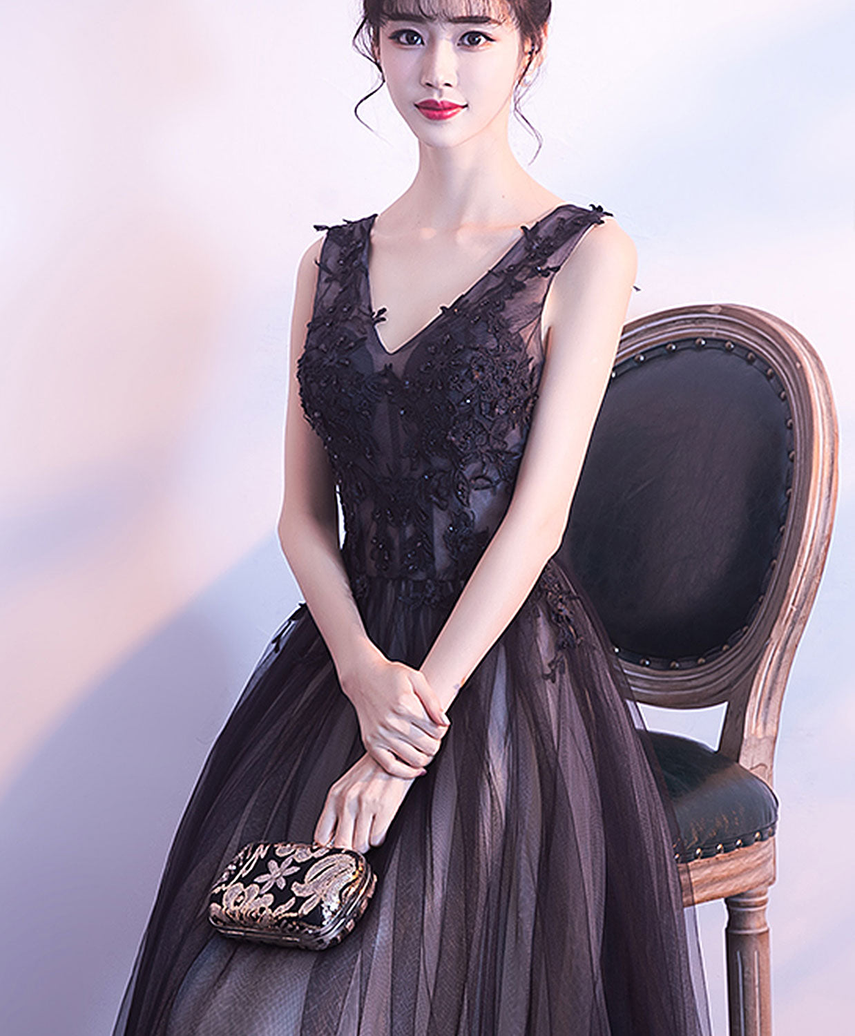 Elegant Black V-Neck Tulle Lace Applique Long Prom Dress - Formal Evening Gown for Homecoming, Bridesmaid, Wedding Guest & Special Occasions