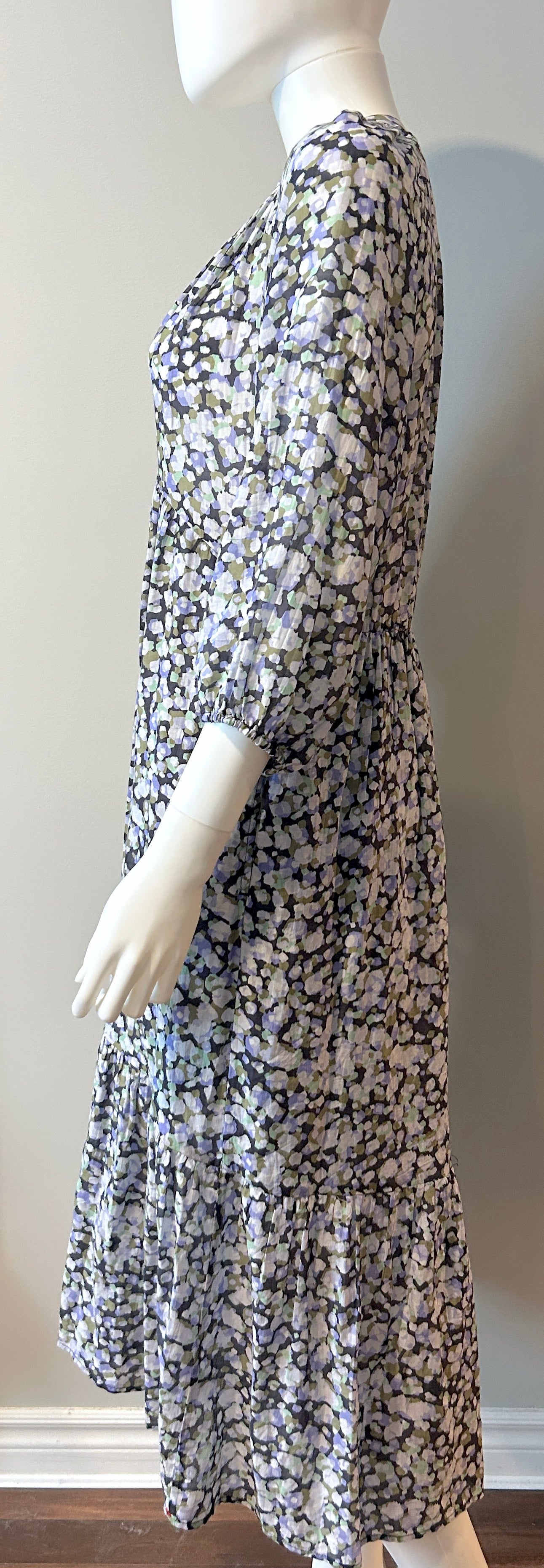 Xirena Women's Purple and Black Graphic Print Dress Size XS - Stylish Casual Wear for Parties, Dates & Everyday Outfits