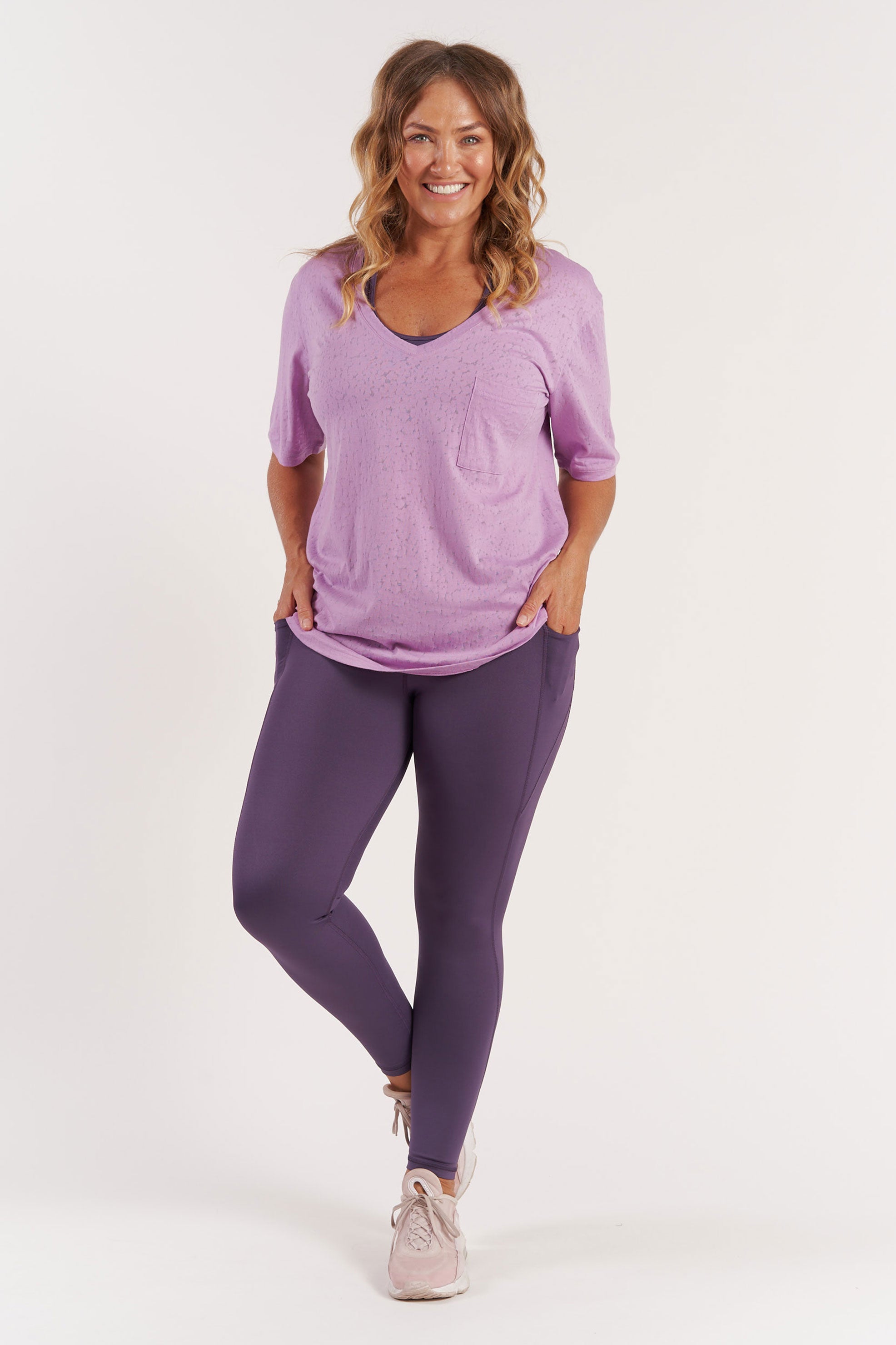 High-Waisted Training Pocket Move Leggings for Women - Blackcurrant Color - Perfect for Yoga, Running & Gym Workouts