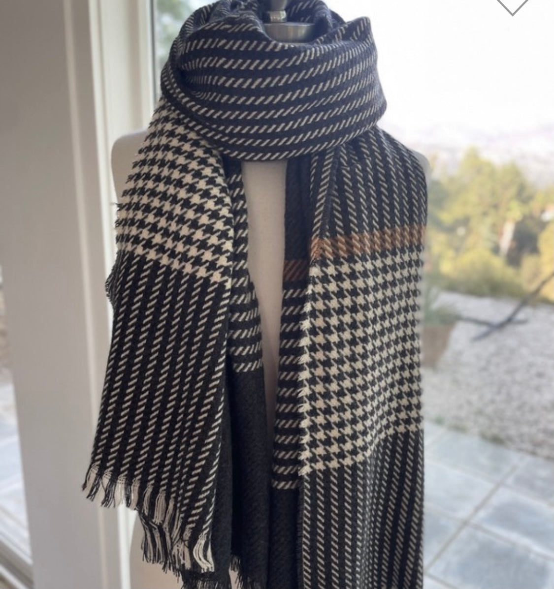 Stylish Houndstooth Print Scarf for Women & Men - Soft Winter Fashion Accessory - Perfect for Office, Travel & Outdoor Activities
