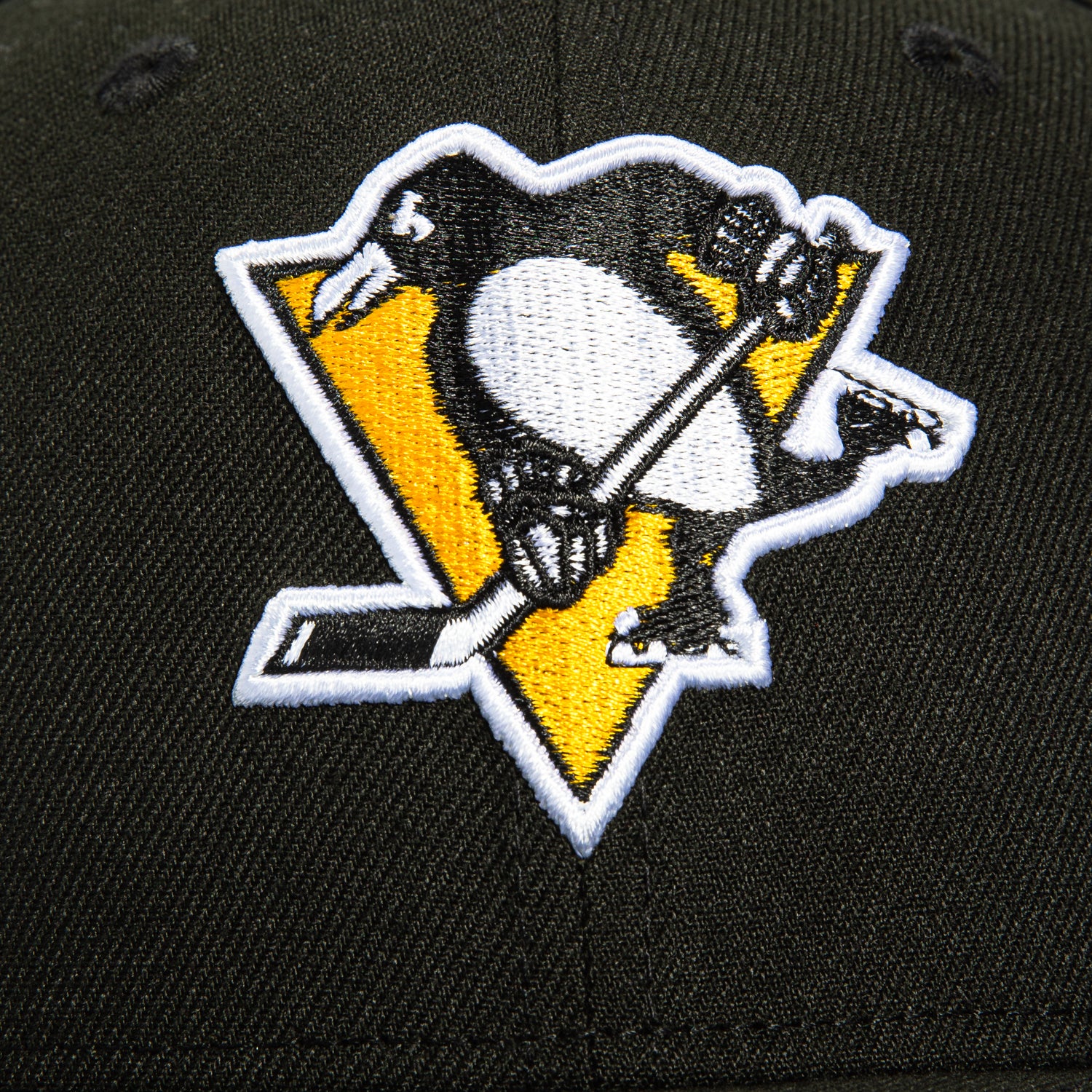New Era 59Fifty Pittsburgh Penguins 30th Anniversary Patch Snapback Hat - Black NHL Hockey Cap for Men & Women - Perfect for Games, Collecting & Streetwear Fashion