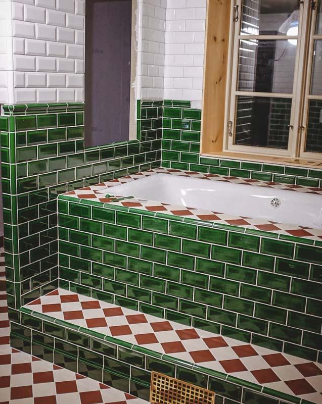 Kakel Victoria Floor Skirting 15 x 15 cm Bottle Green - Perfect for Bathroom & Kitchen Tile Baseboard Installation