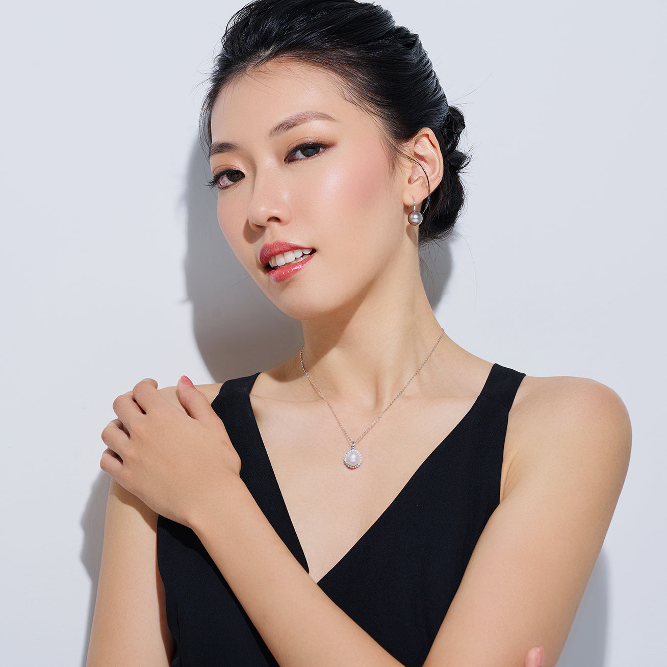 18K Solid Gold Australian White South Sea Pearl Necklace - Elegant Women's Jewelry Gift for Wedding, Anniversary & Special Occasions (KN00308)