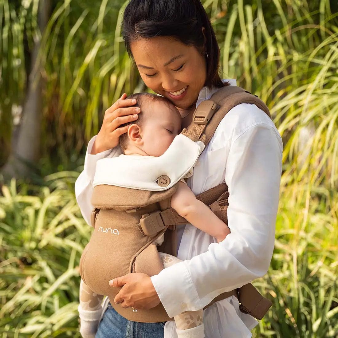 Nuna CUDL Luxe Baby Carrier - Ergonomic, Adjustable & Hands-Free Infant Carrier for Newborn to Toddler - Perfect for Hiking, Travel & Everyday Use