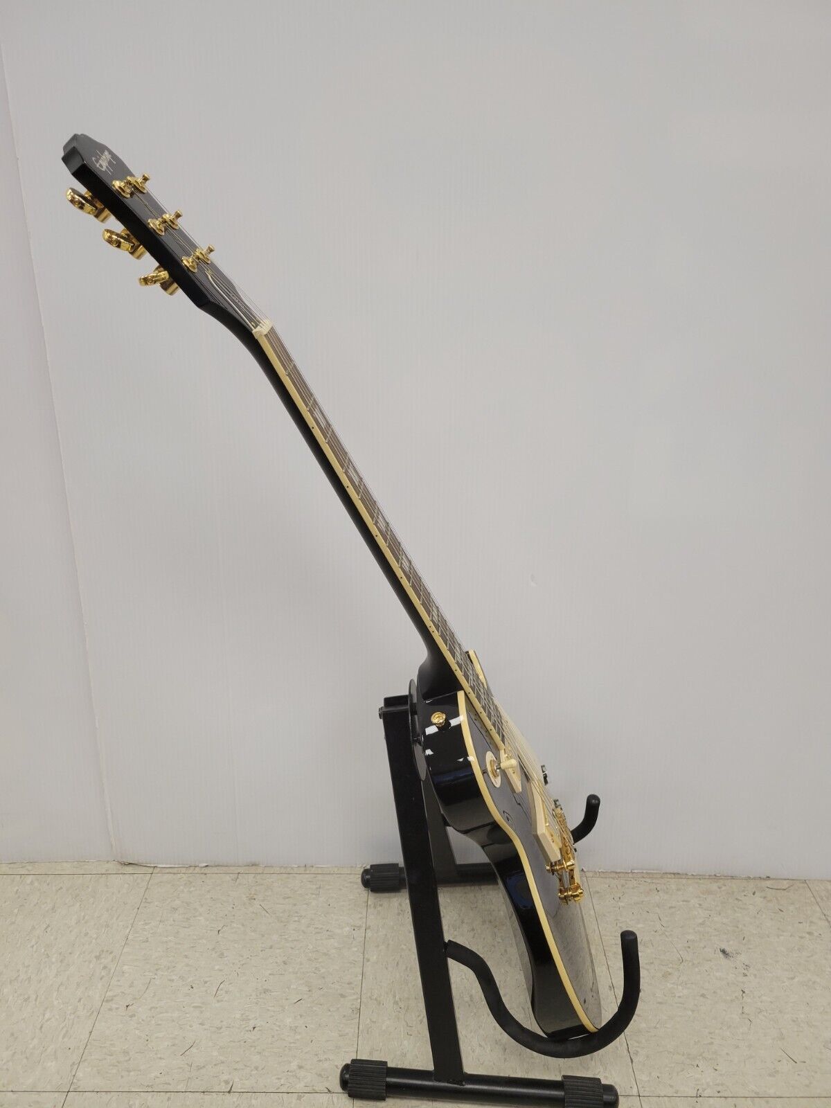 Epiphone Les Paul Ultra Midnight Ebony Electric Guitar - Professional Quality for Rock, Blues & Stage Performance