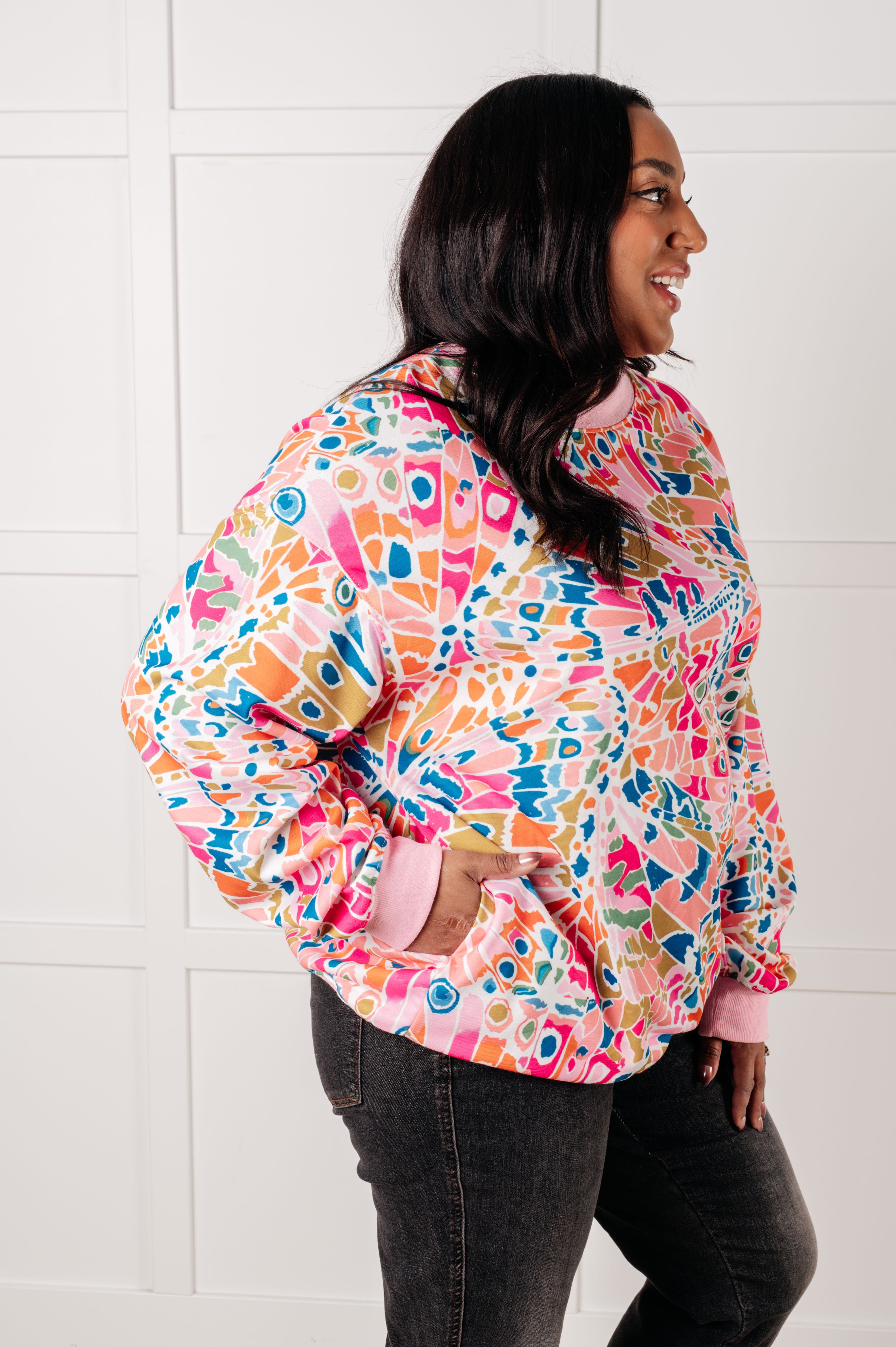 Abstract Print Pullover Sweatshirt - Trendy Confusing Times Design for Casual Wear & Street Style