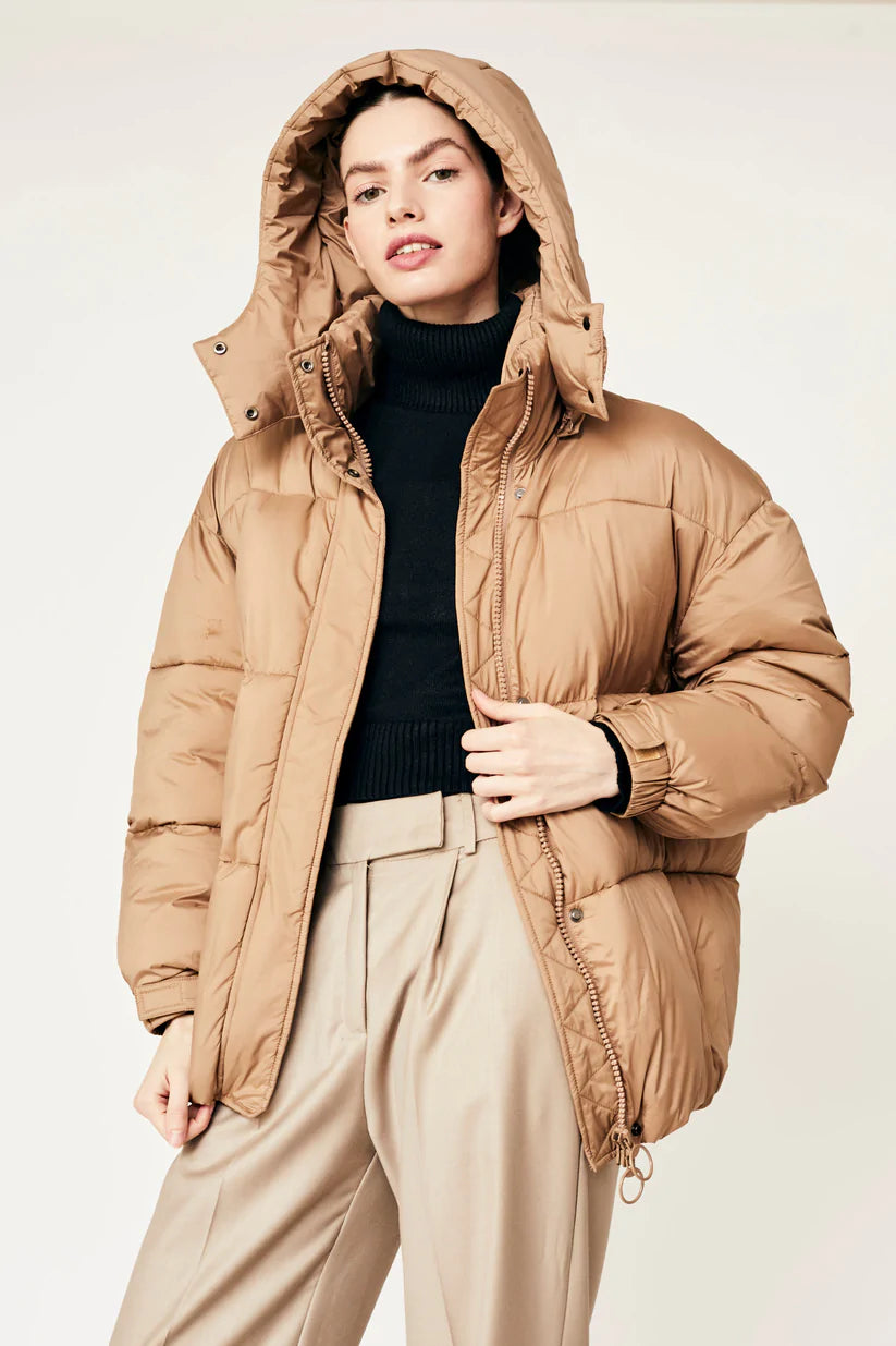 Stylish Women's Puffer Jacket - Warm Winter Coat for Outdoor Activities | Perfect for Skiing, Hiking & Daily Wear