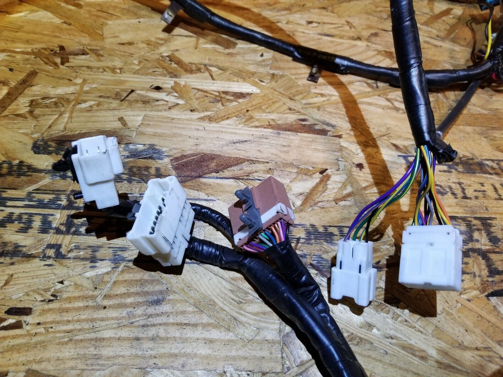04-07 Infiniti QX56 Right Passenger Side Interior Wire Harness OEM Replacement - Perfect for Car Electrical Repairs & DIY Installations