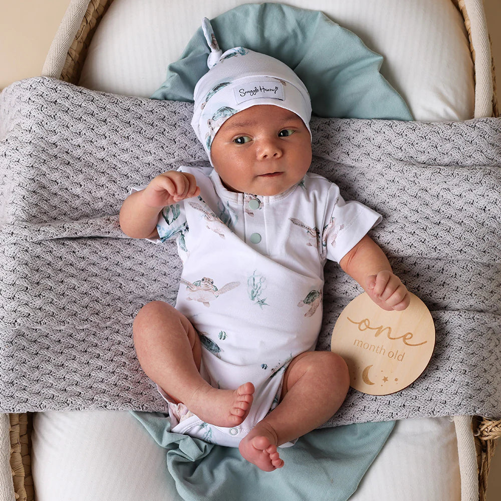 Organic Baby Short Sleeve Bodysuit - Soft Cotton Onesie for Newborns & Infants - Cute Turtle Design - Perfect for Playtime, Daycare & Photo Shoots