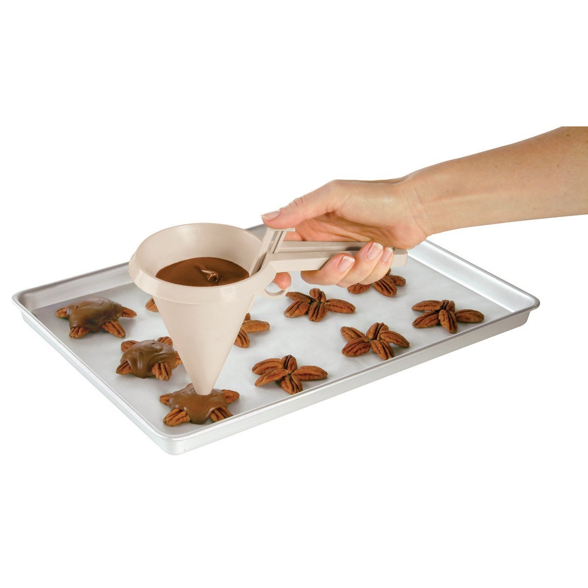 Wilton Easy Pour Funnel for Baking & Cooking - Premium White Plastic Measuring Cup with Spout - Perfect for Cake Decorating, Candy Making & Liquid Transfer