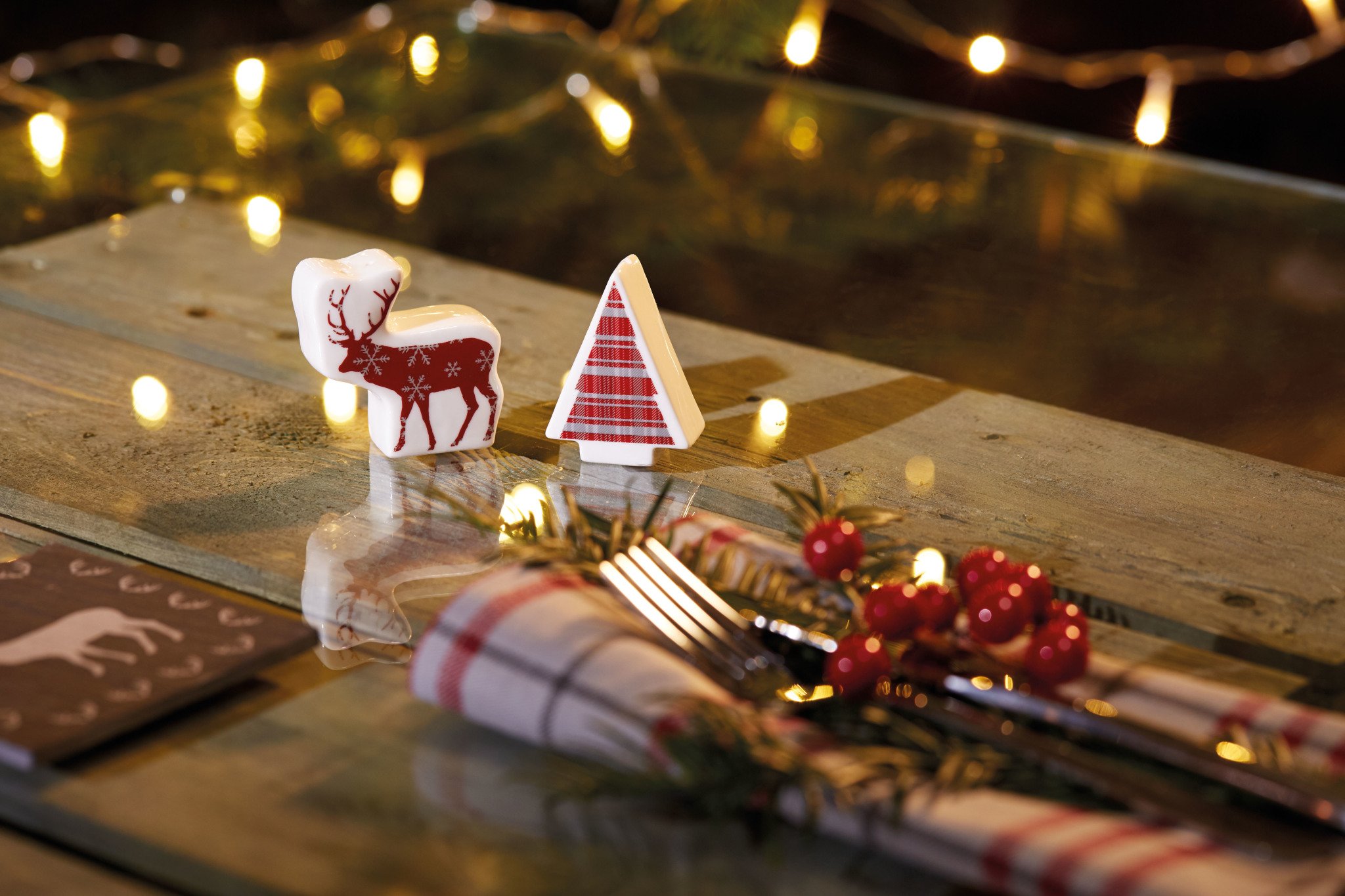 Kitchen Craft Christmas Novelty Salt and Pepper Shakers Set - Fun Holiday Seasoning Dispensers for Festive Dining & Home Decor