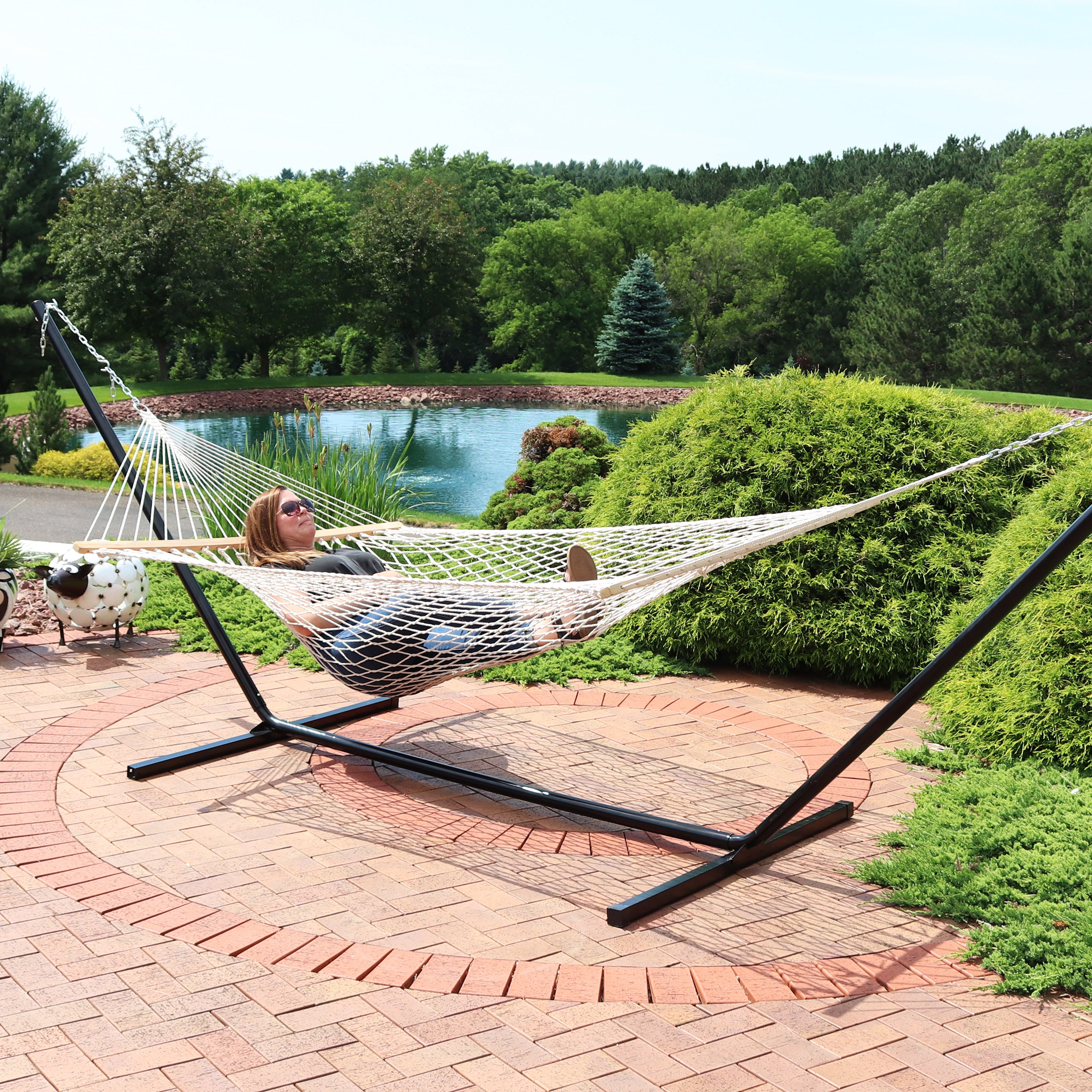 Sunnydaze Double Wide 2 Person Spreader Bar Rope Hammock - Heavy Duty Outdoor Hammock for Patio, Backyard, Poolside & Beach Relaxation