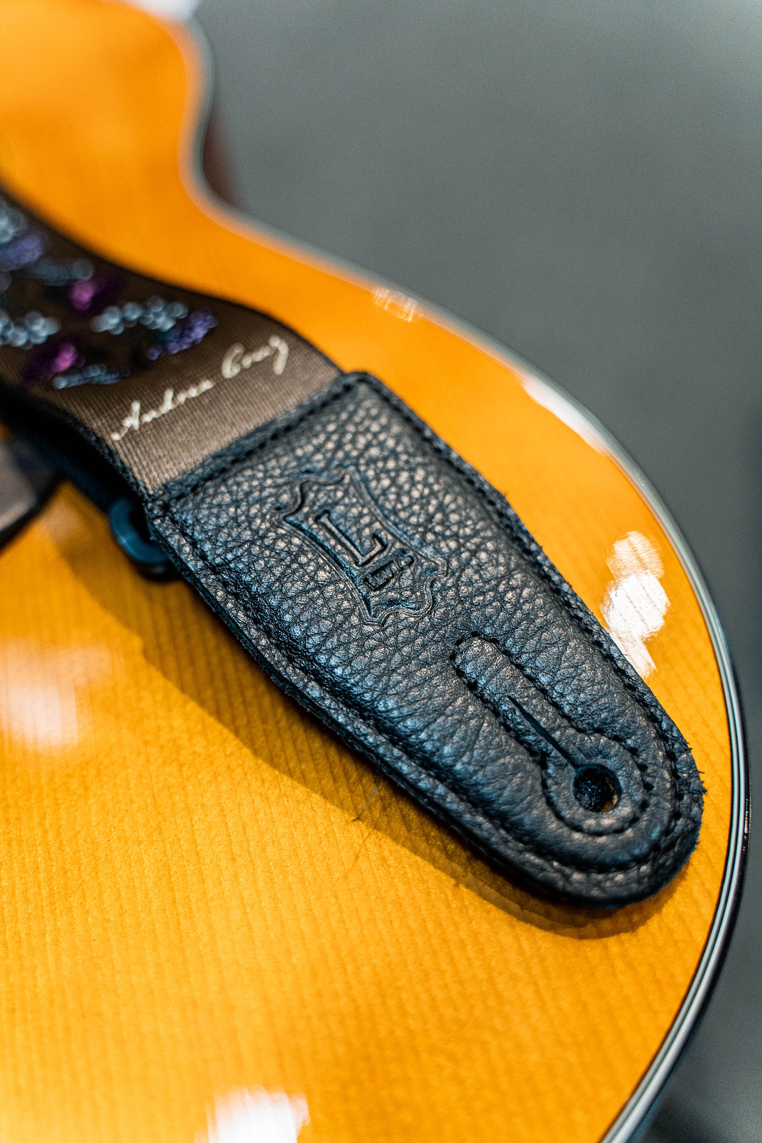 Andrea Cruz Custom 2 Polyester Guitar Strap - Adjustable & Comfortable Guitar Strap for Electric & Acoustic Guitars - Perfect for Live Performances & Studio Sessions
