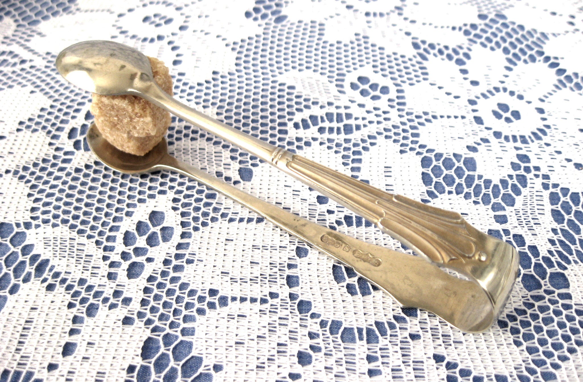Vintage 1920s England EPNS Silver Plated Sugar Tongs with Spoon Ends - Classic Fan Design for Tea Parties, Afternoon Tea, and Antique Tableware Collections