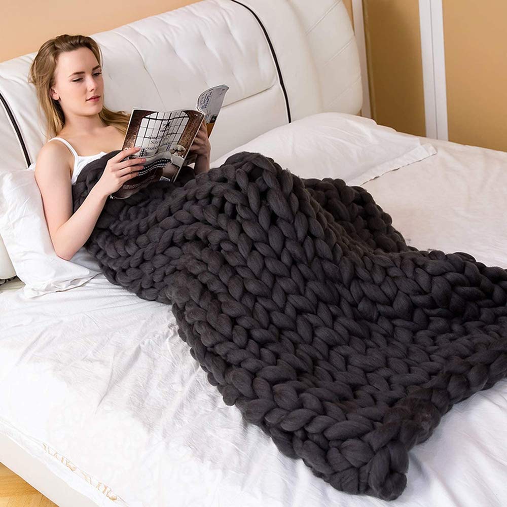 Chunky Knit Blanket - Handmade Bulky Throw for Sofa & Bedroom - Extra Large 120x180cm Black Wool Blanket - Cozy Home Decor for Winter Nights & Living Room Relaxation