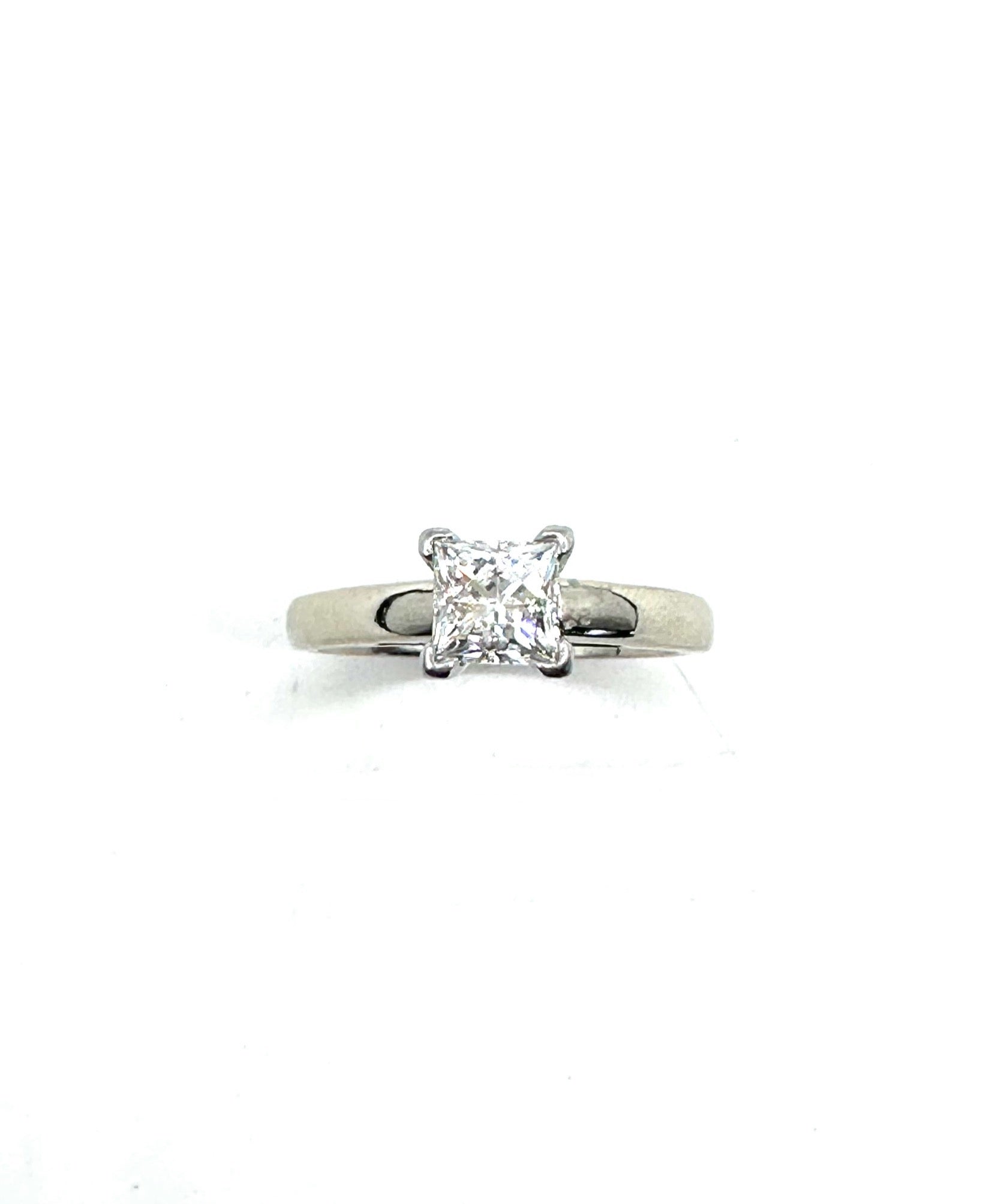 Princess Cut Leo Diamond Engagement Ring for Women - Perfect for Proposals, Anniversaries & Special Occasions