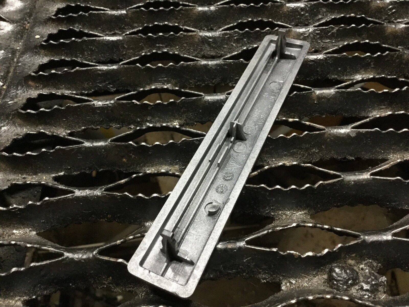 Original Porsche Cayenne 04-06 Silver Dashboard Trim 7L5857226A OEM - Perfect Fit for Interior Upgrade & Restoration
