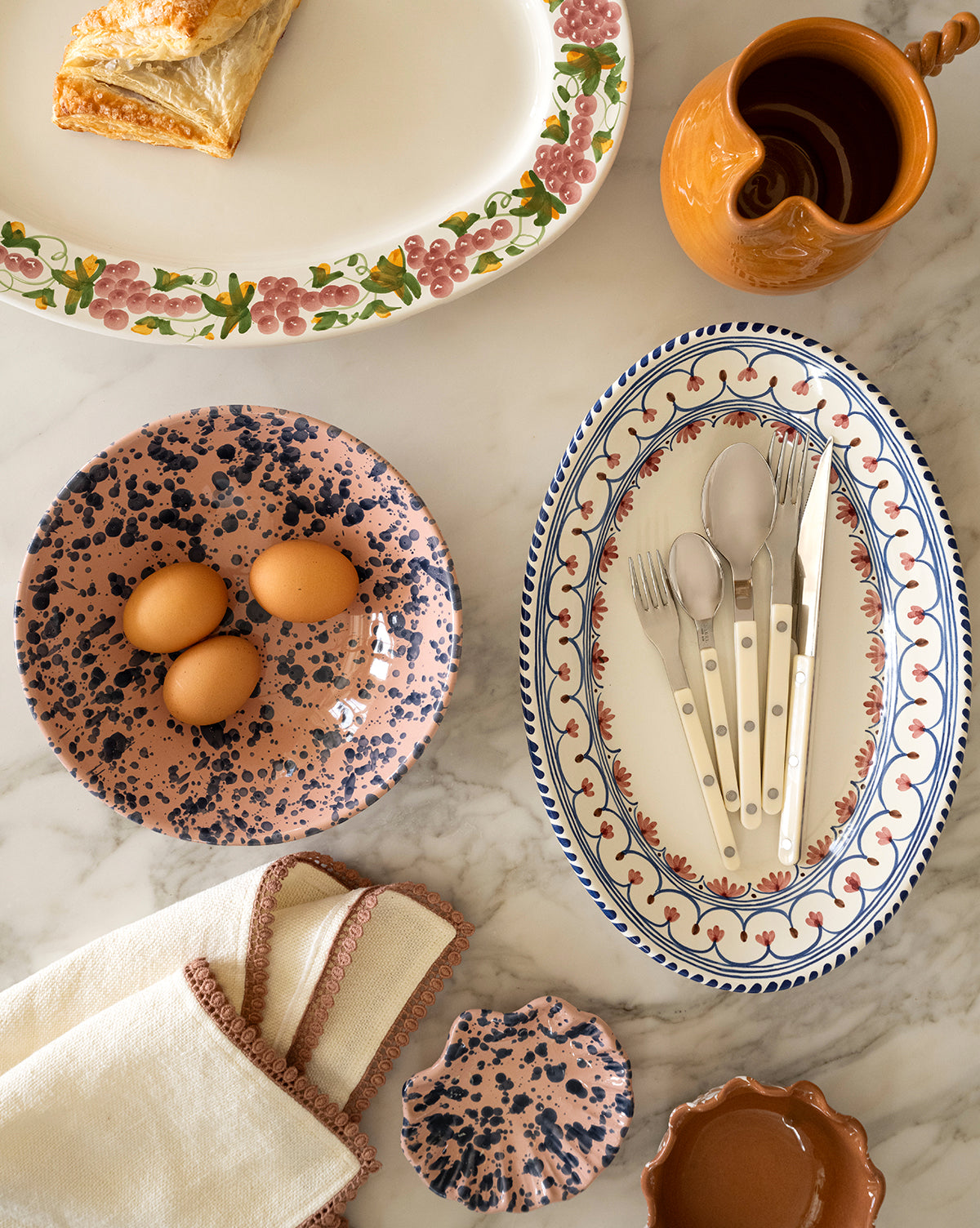 Splatter Scallop Dish - Elegant Ceramic Appetizer Plate for Tapas, Sushi, Desserts | Perfect for Dinner Parties, Restaurants & Home Entertaining