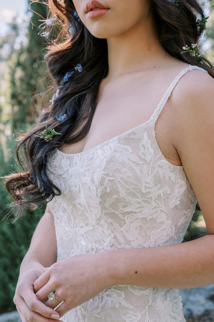 Anne Barge Eloise Wedding Dress - Size 10 | Elegant Lace Bridal Gown for Church Ceremony & Outdoor Weddings