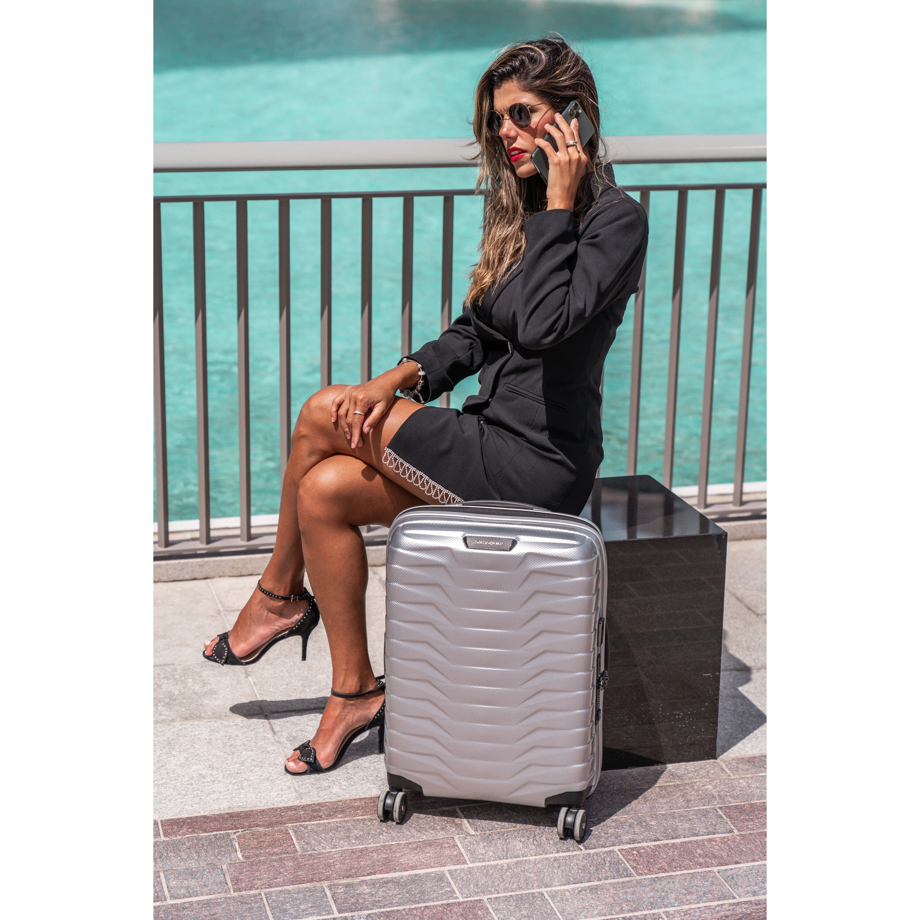 Samsonite Proxis Expandable Spinner Carry On Luggage - Lightweight 20