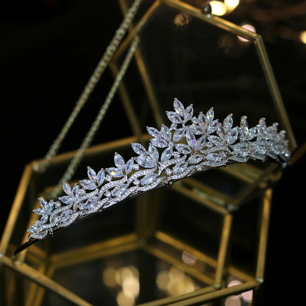 2024 Elegant CZ Crystal Wedding Hair Crown | Bridal Headpiece for Bride | Perfect Gift for Weddings, Prom, and Special Occasions