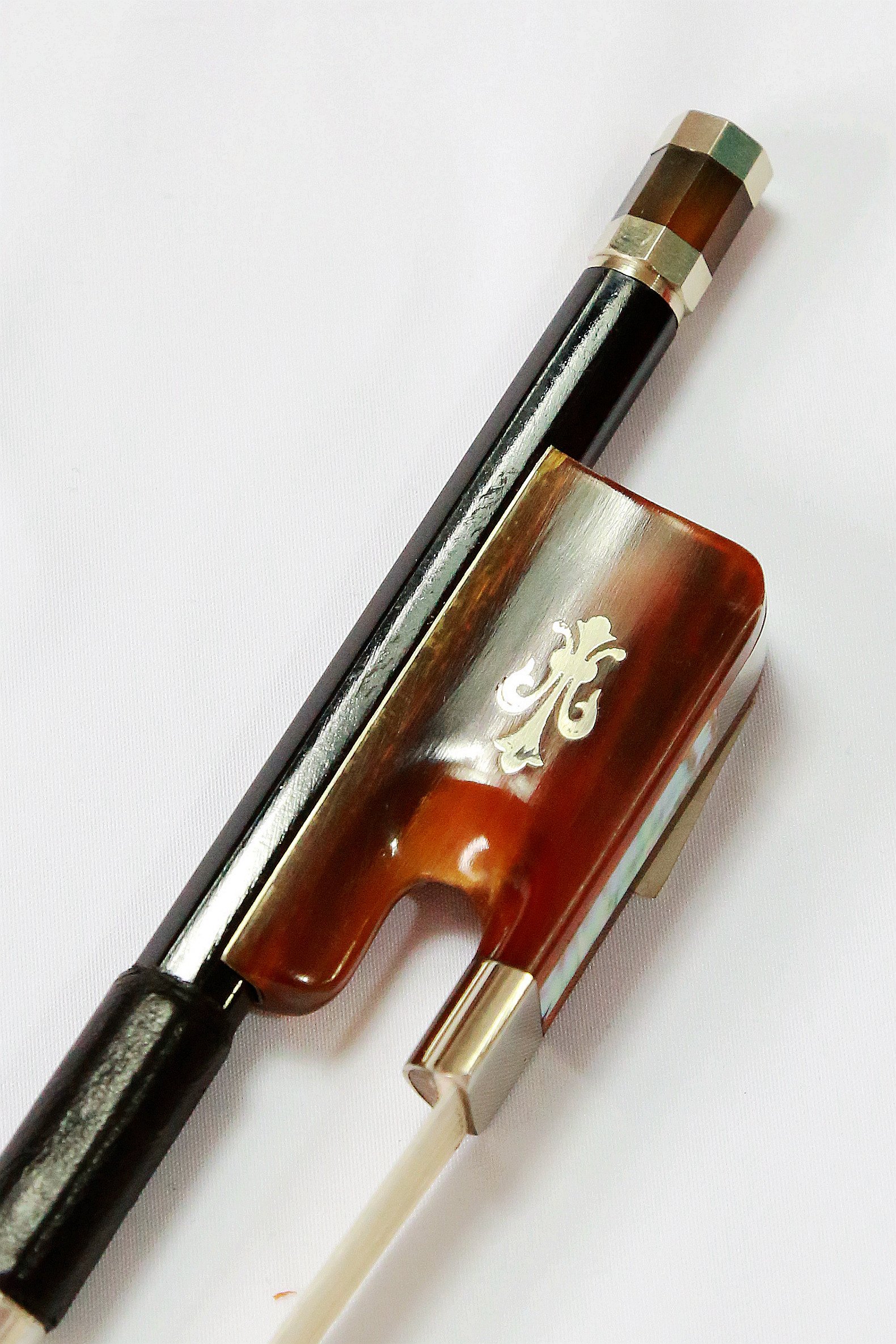 Premium Carbon Fiber Cello Bow with Ox-Horn Woven & Fleur-de-Lys Inlay - Professional Grade Violin Bow for Cellists - Perfect Gift for Musicians, Performances & Music Lessons