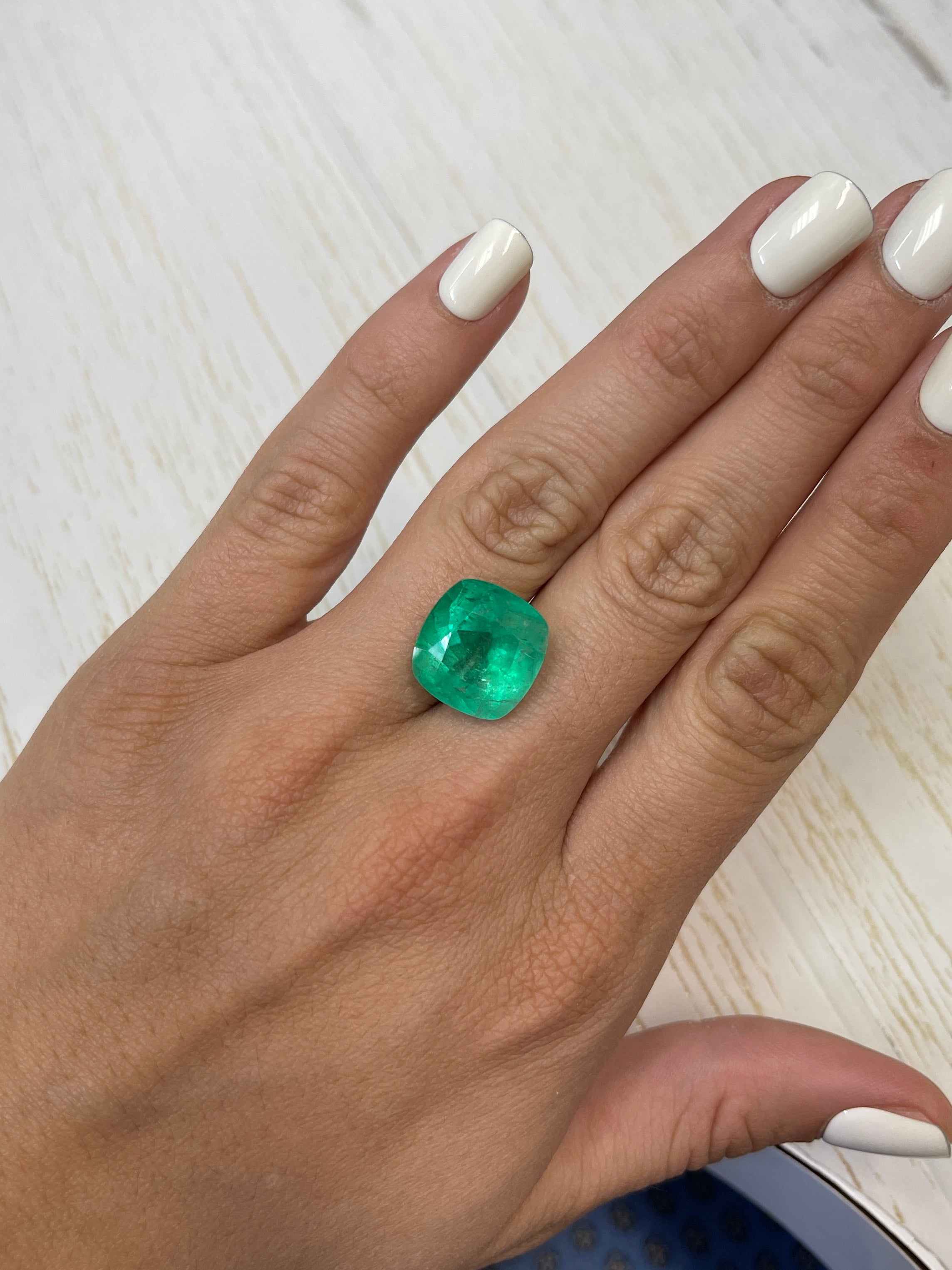 14.55 Carat Natural Colombian Emerald - Cushion Cut Loose Gemstone for Jewelry Making (15x15mm, Medium Green) | Perfect for Engagement Rings, Necklaces & Custom Designs