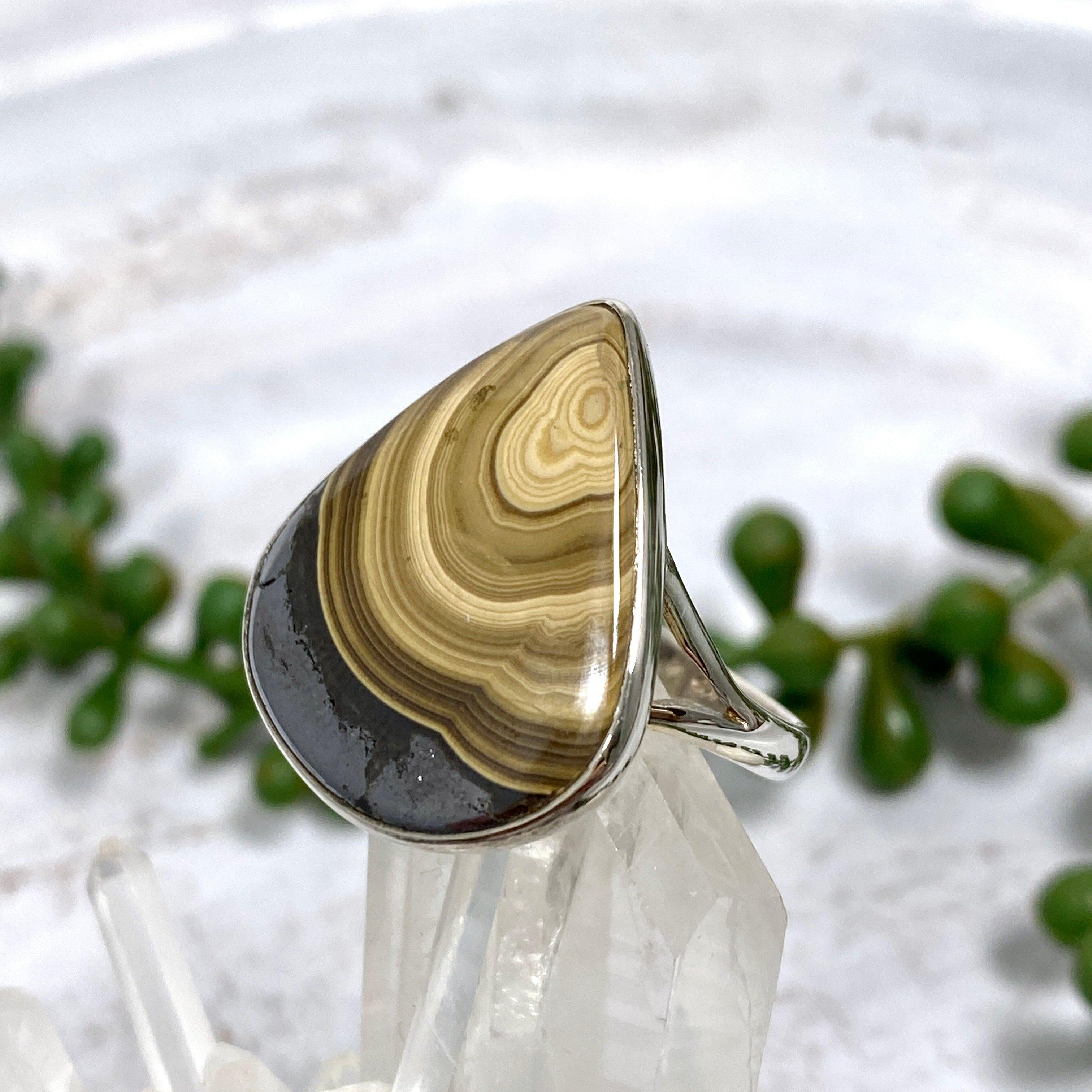 10K Gold Teardrop Ring with Schalenblende Gemstone - KRGJ1645 | Elegant Jewelry for Women, Perfect for Weddings, Parties & Special Occasions