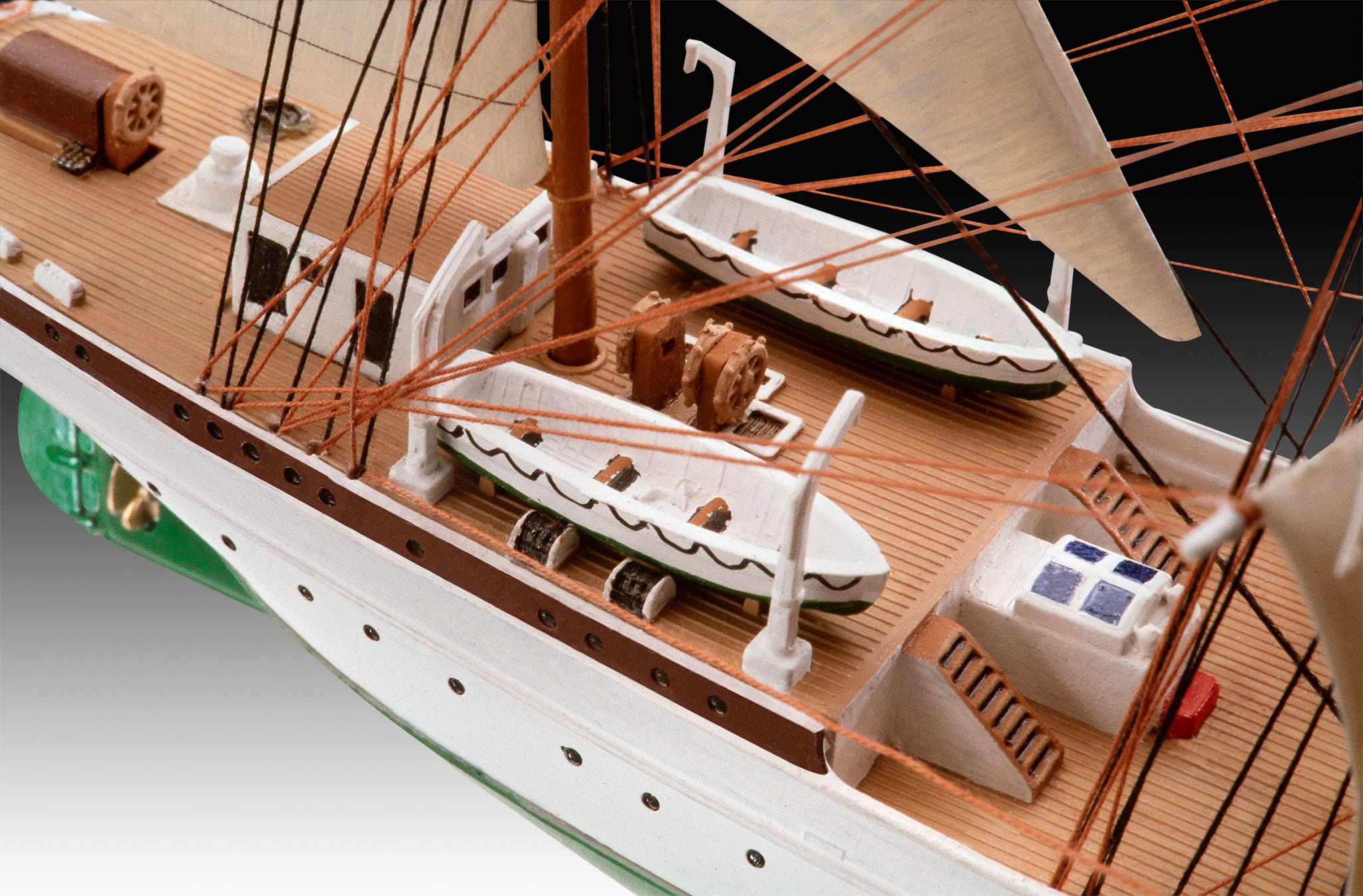 Revell RV05432 1:350 Scale Gorch Fock Unpainted Model Ship Kit - Perfect for Collectors, Hobbyists & Historical Ship Enthusiasts