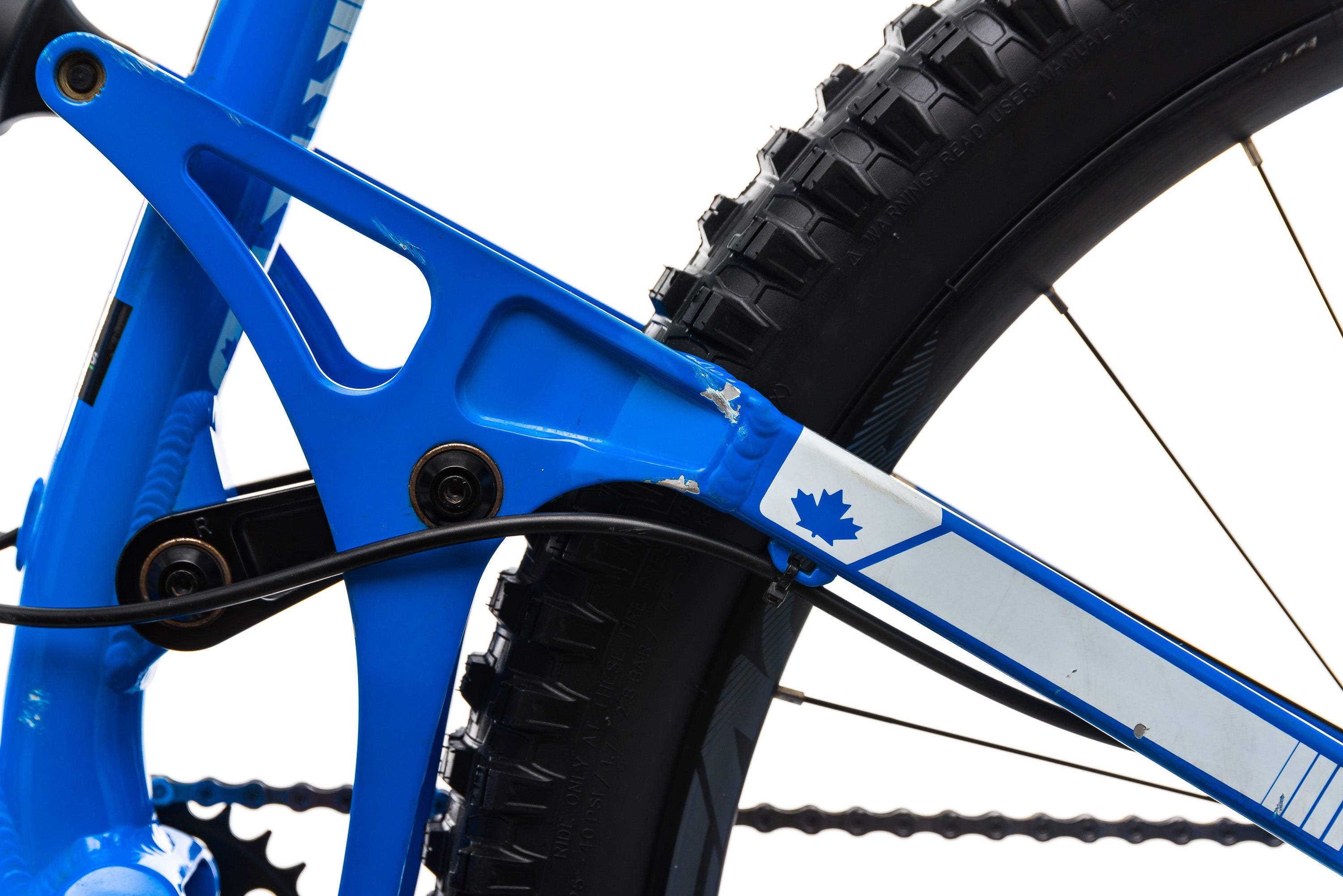 Banshee Rune Mountain Bike 2017 - Medium Frame Size for Trail Riding & Mountain Adventures | Durable All-Terrain Bicycle for Off-Road Cycling Enthusiasts