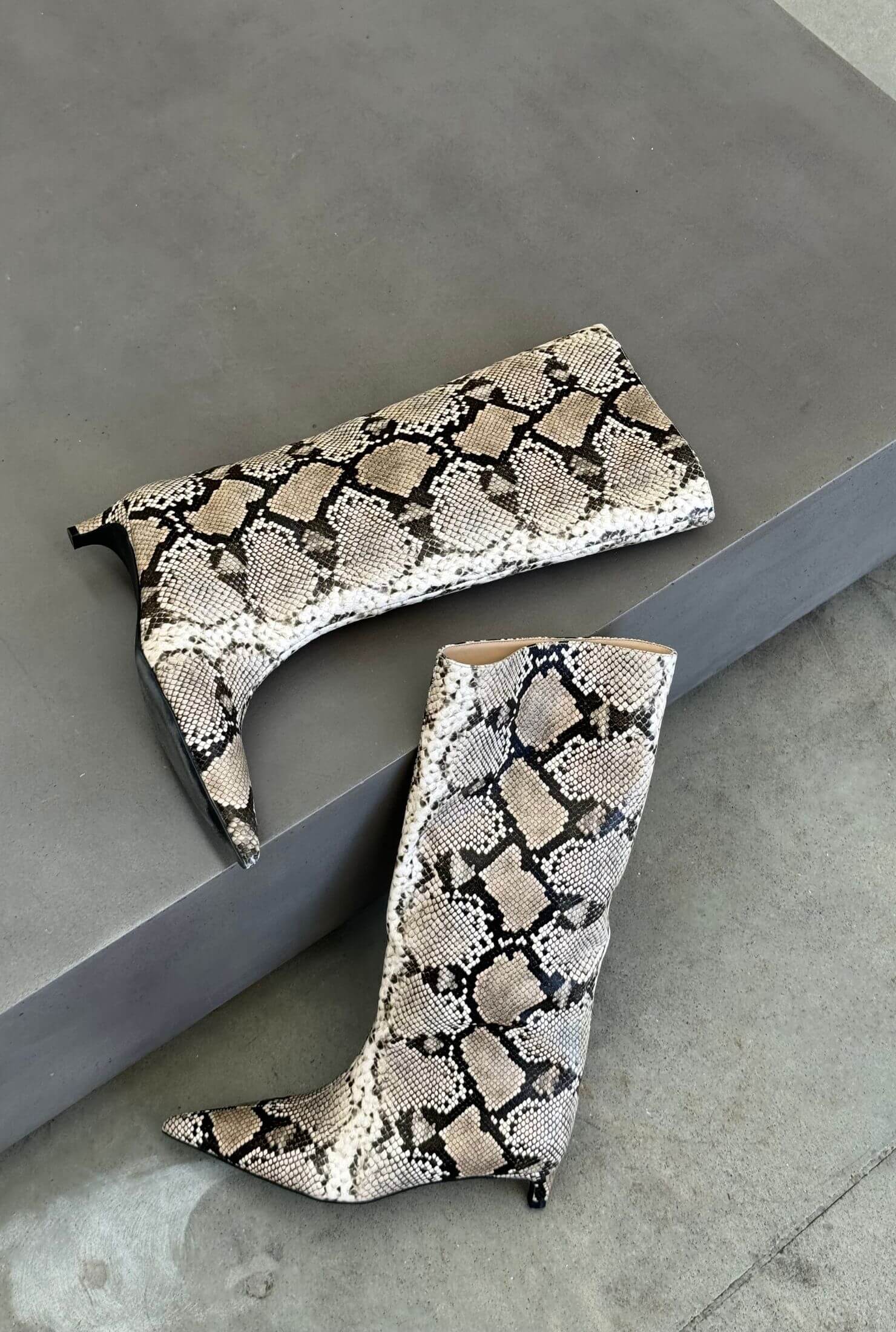 Stacey Snake Boots - Waterproof & Durable Snake Proof Boots for Hiking, Hunting & Outdoor Adventures