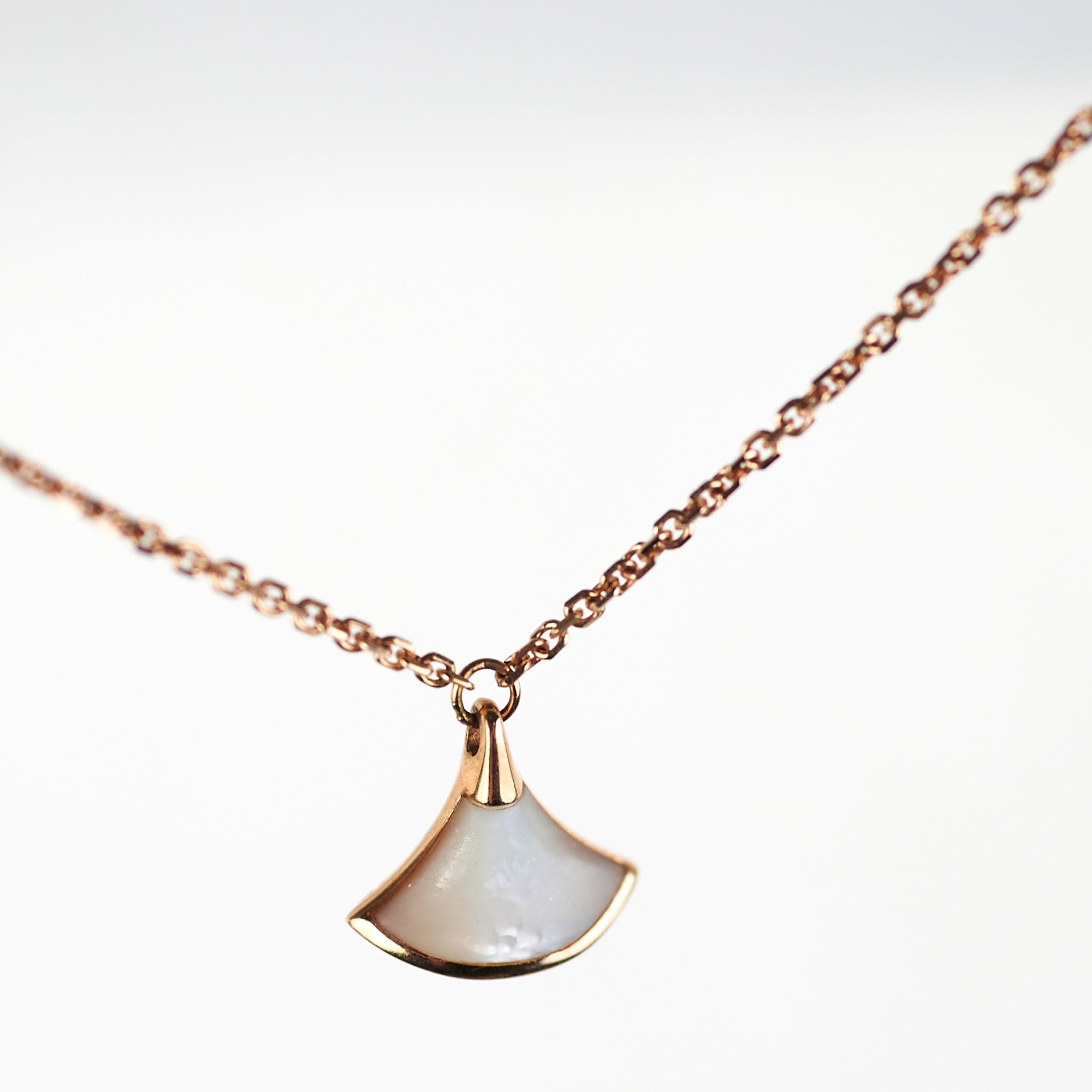 Bvlgari Diva's Dream Bracelet - 18K Rose Gold Diamond Pendant Bracelet for Women | Luxury Jewelry Gift for Anniversary, Birthday & Special Occasions | Perfect for Evening Parties & Formal Events
