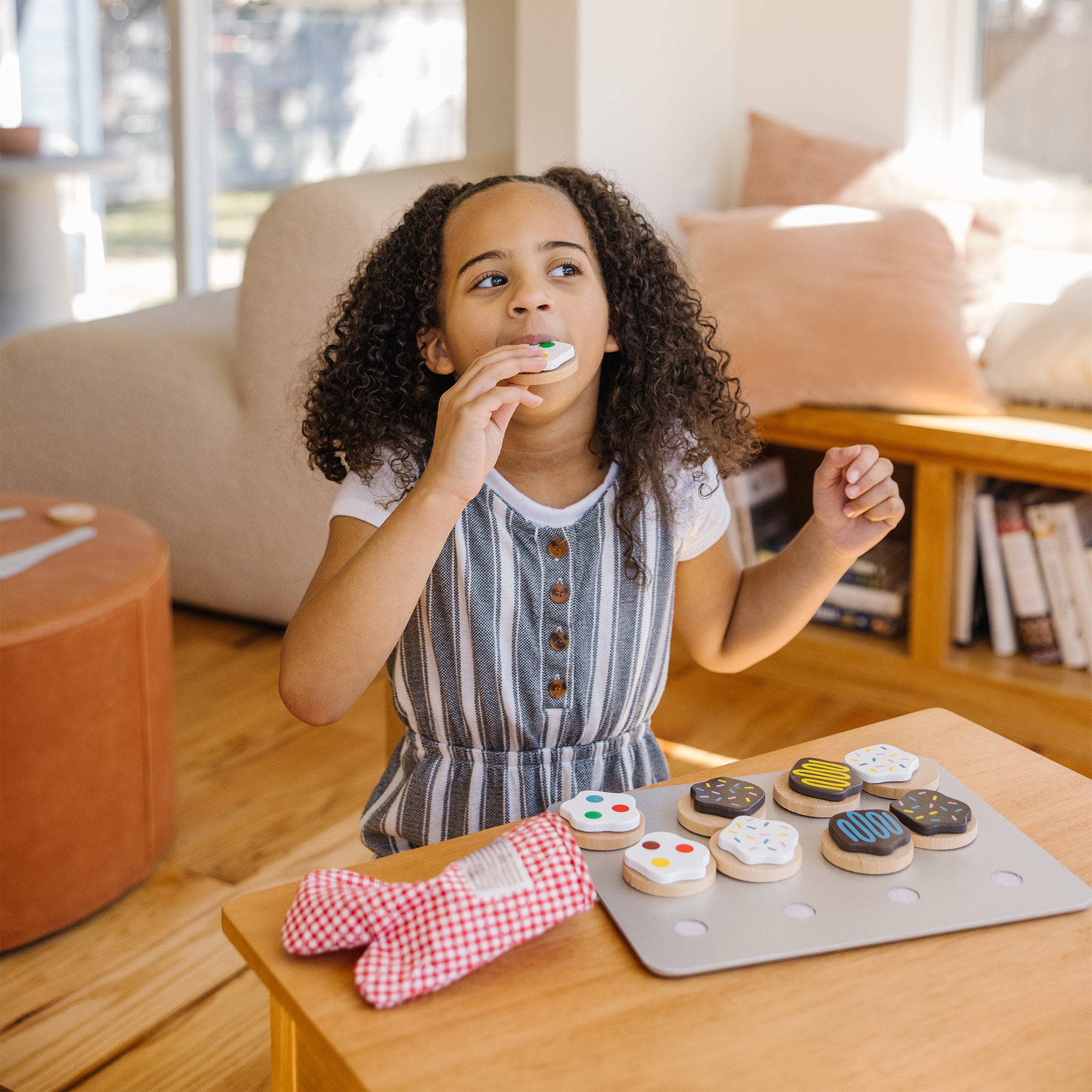 Wooden Slice & Bake Cookie Play Set - Pretend Baking Toy for Kids - Perfect for Imaginative Play & Learning in Kitchen-Themed Activities