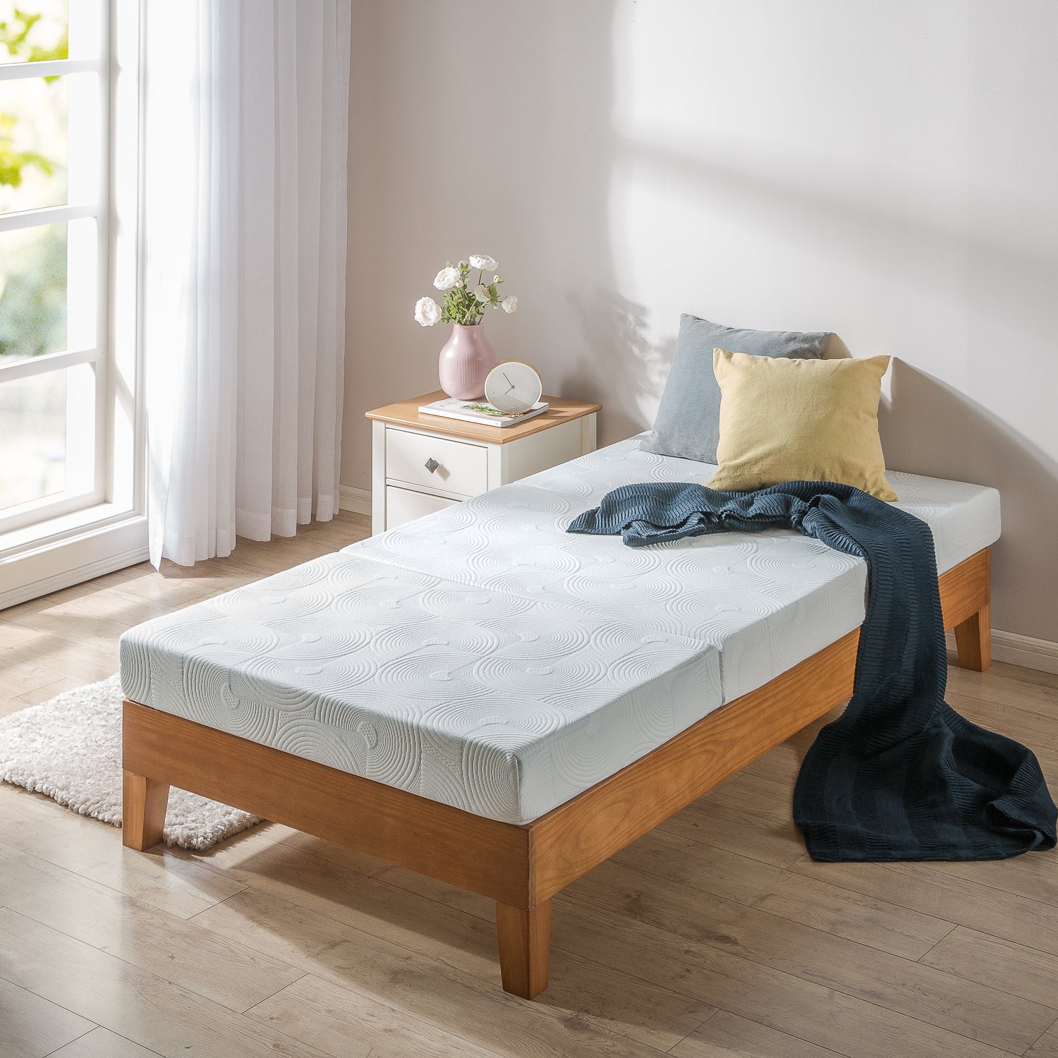 Zinus 5 Inch Tri-Fold Cooling Gel Memory Foam Mattress - Queen Size, Pressure Relief & Breathable for Guest Beds, Camping & Small Spaces