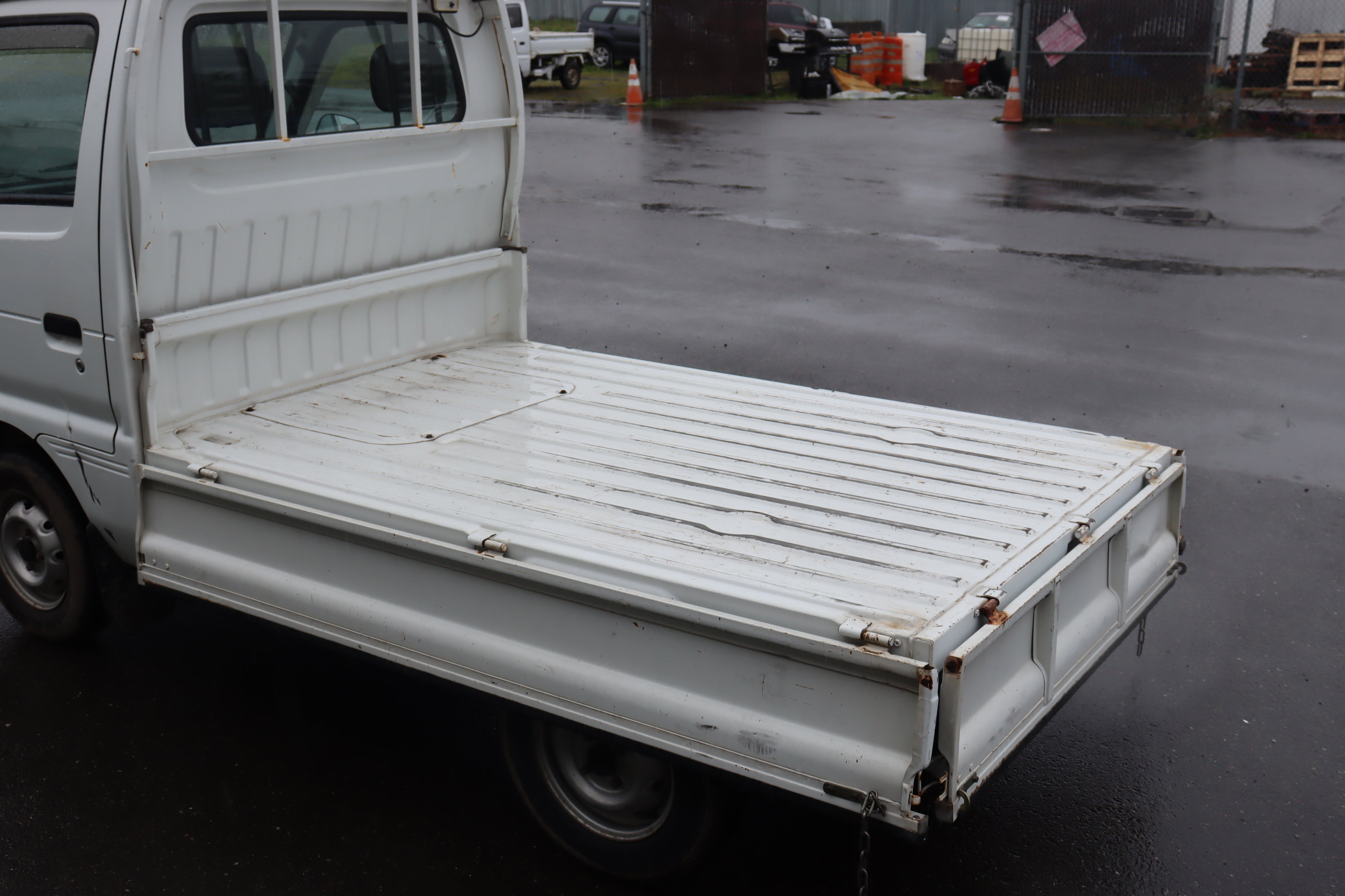 1996 Suzuki Carry Kei Truck JDM DD51T 4WD Low Mileage - Compact Mini Truck for Off-Road, Farm & Urban Delivery