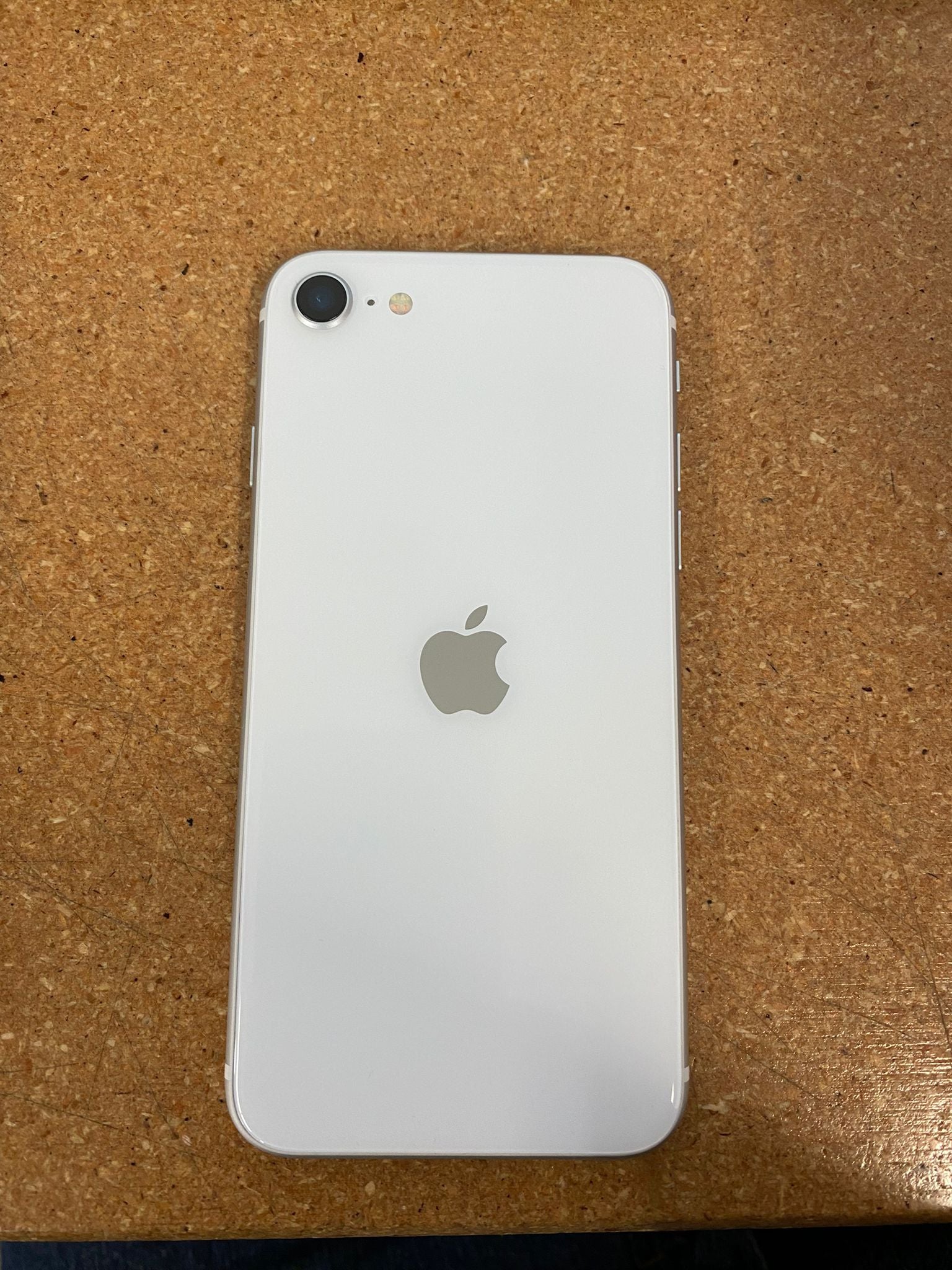 Apple iPhone SE (2020) 64GB Unlocked Smartphone - 4.7